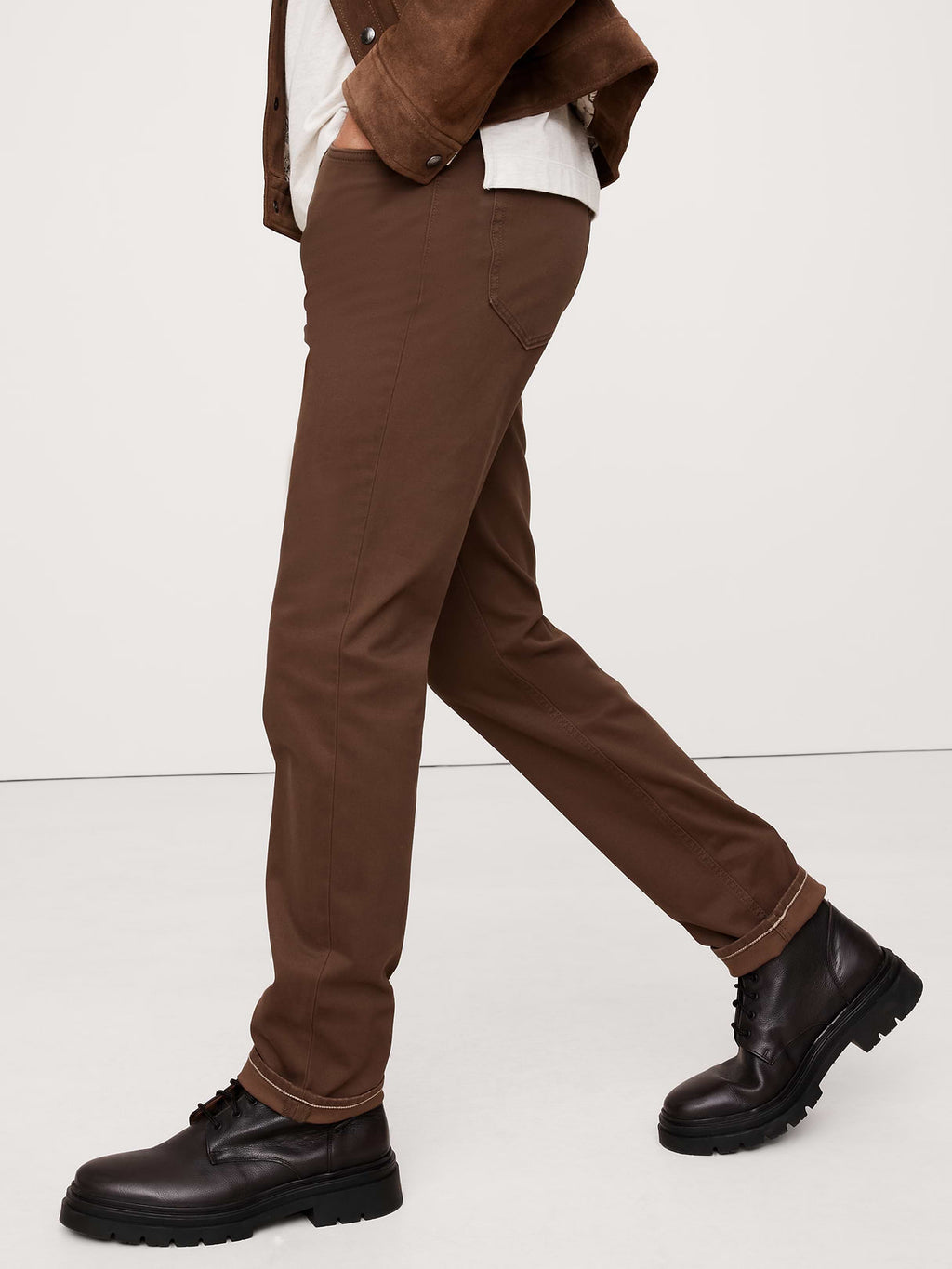 Slim Traveler Pant - Chocolate Brown