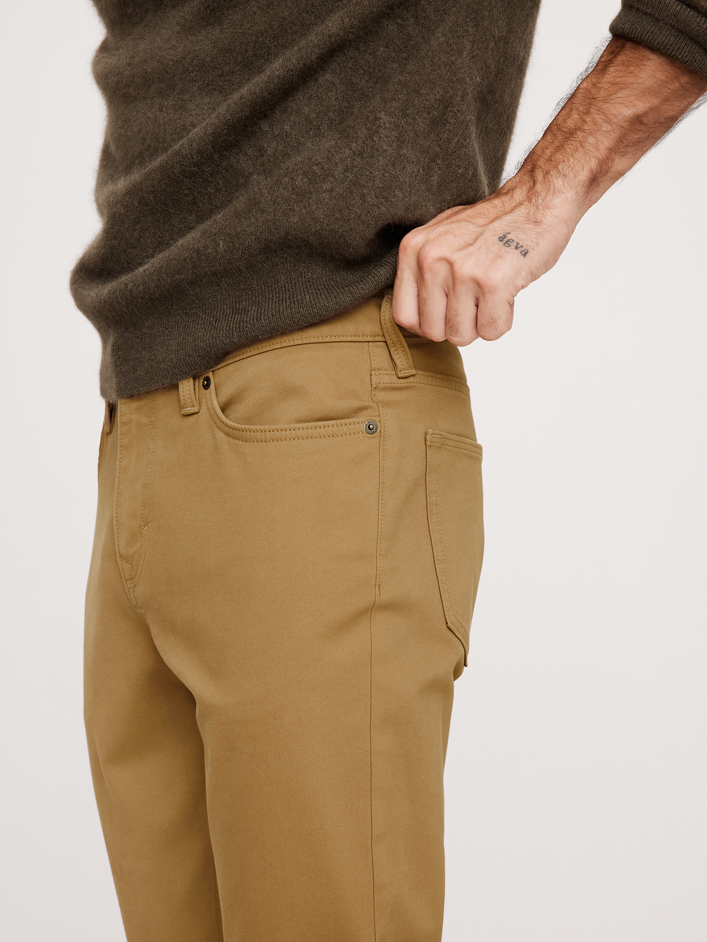 Skinny Traveler Pant 2.0 - Whiskey Brown
