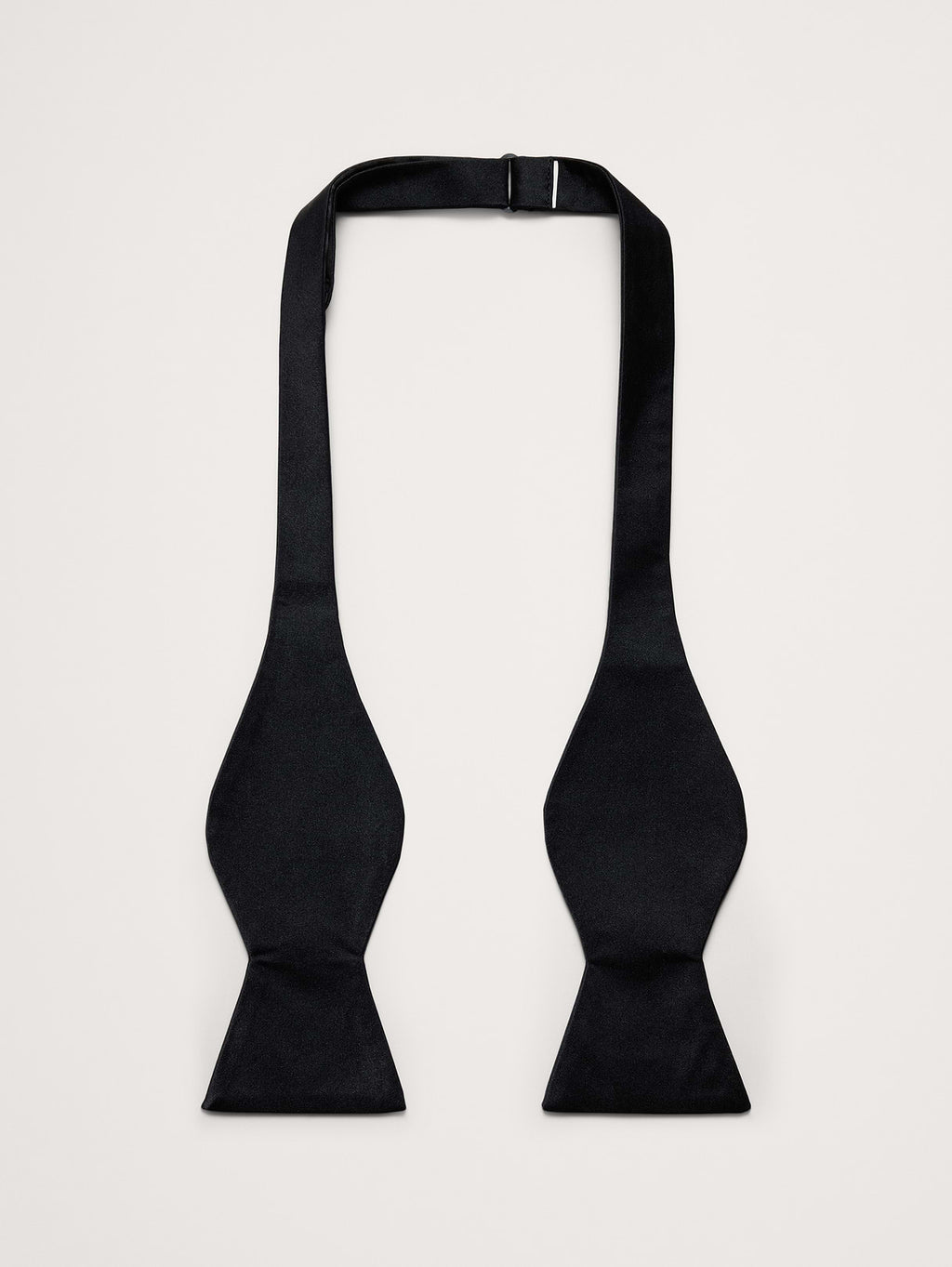 Signature Silk Bow Tie - Black