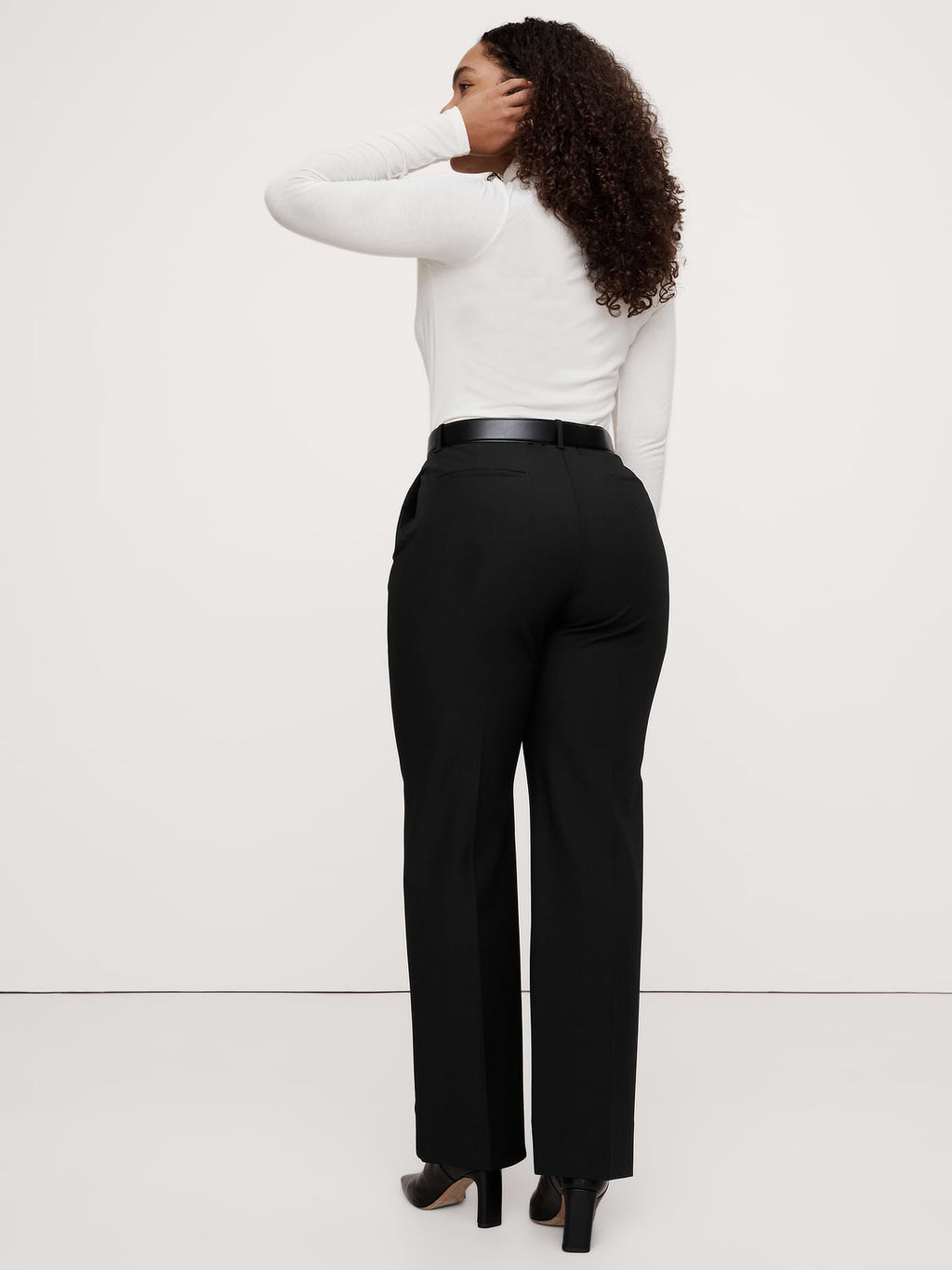 Ultra High-Rise Modern Straight City Stretch Pant - Black