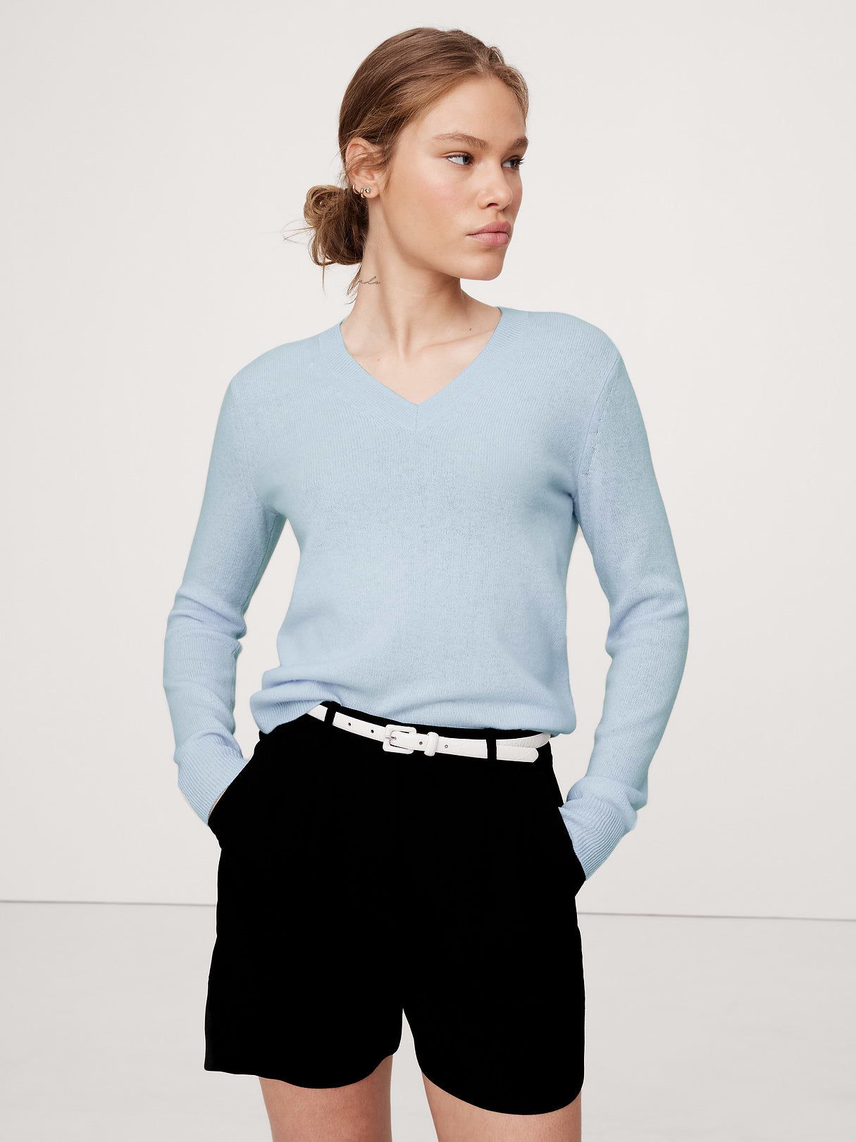 Lightweight Cashmere V-Neck Sweater - Skating Rink Blue