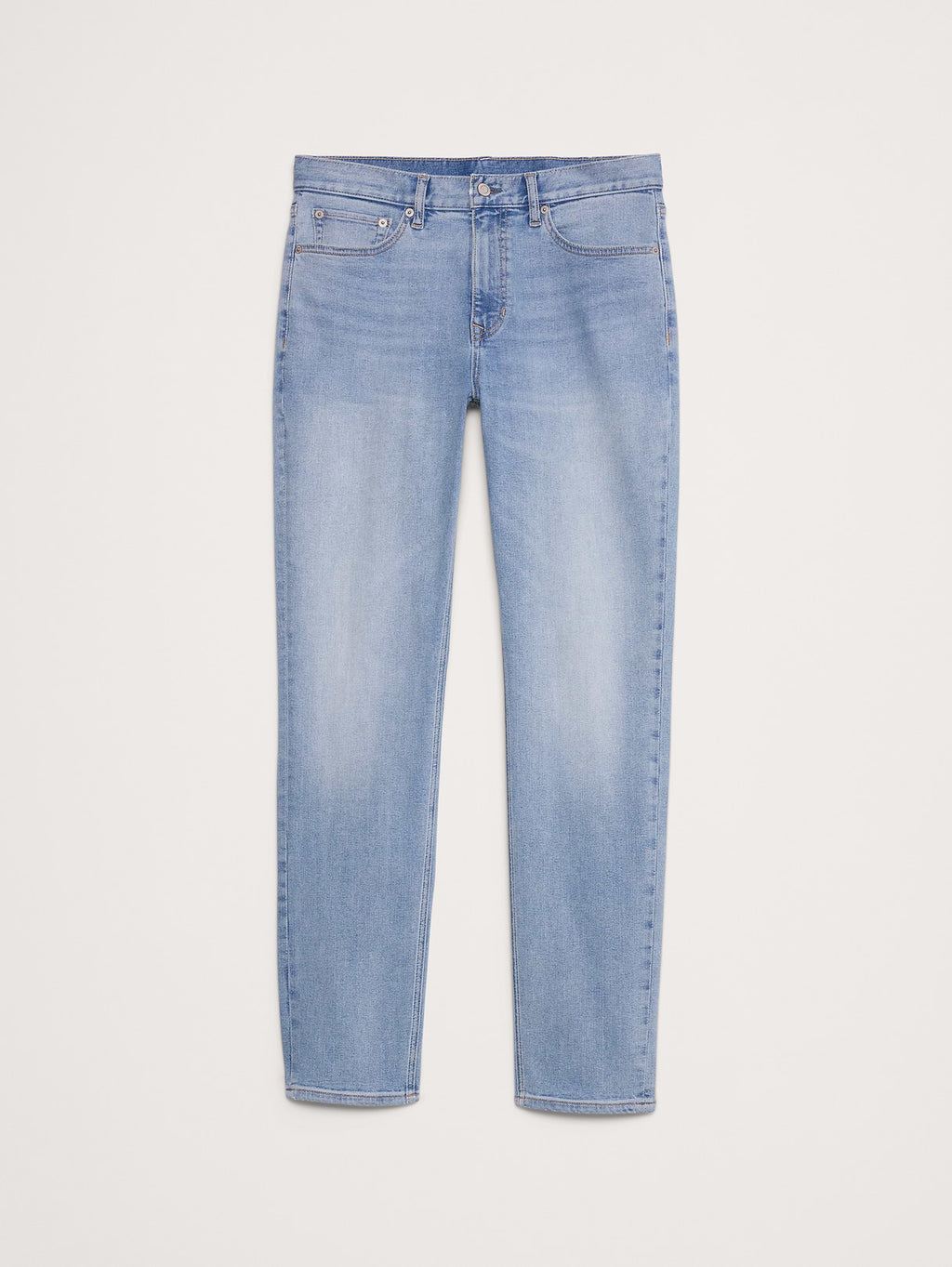 Slim Luxe Traveler Jean - Light Wash