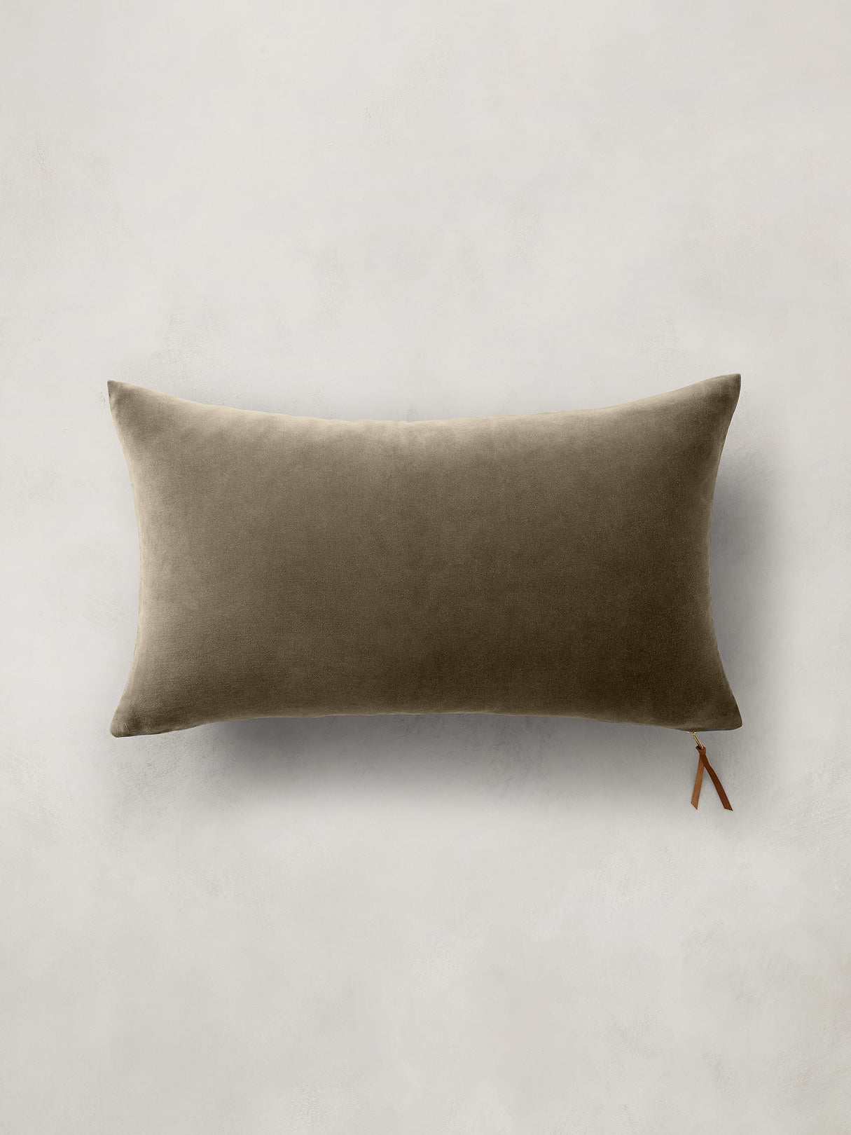 Timeless Velvet Pillow - Moss Green
