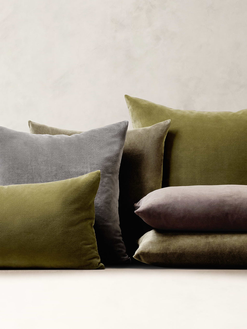 Timeless Velvet Pillow - Thunder