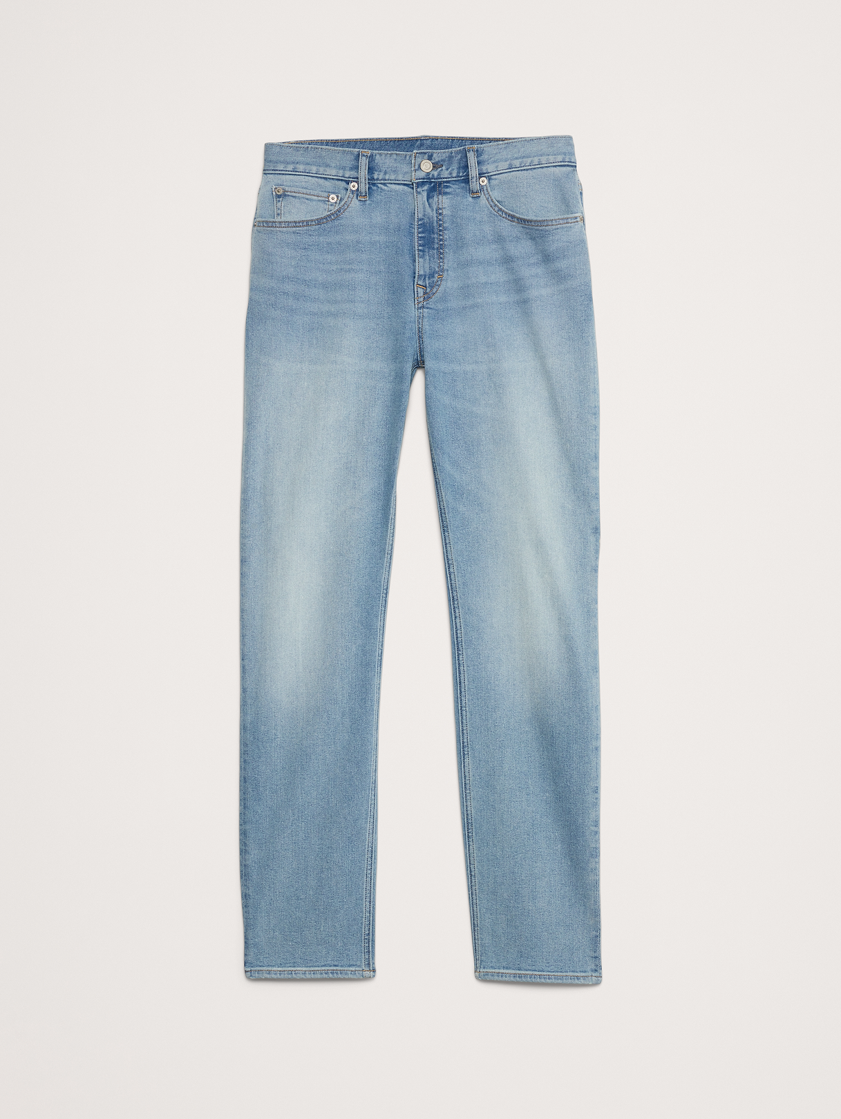 Straight Luxe Traveler Jean - Light Wash