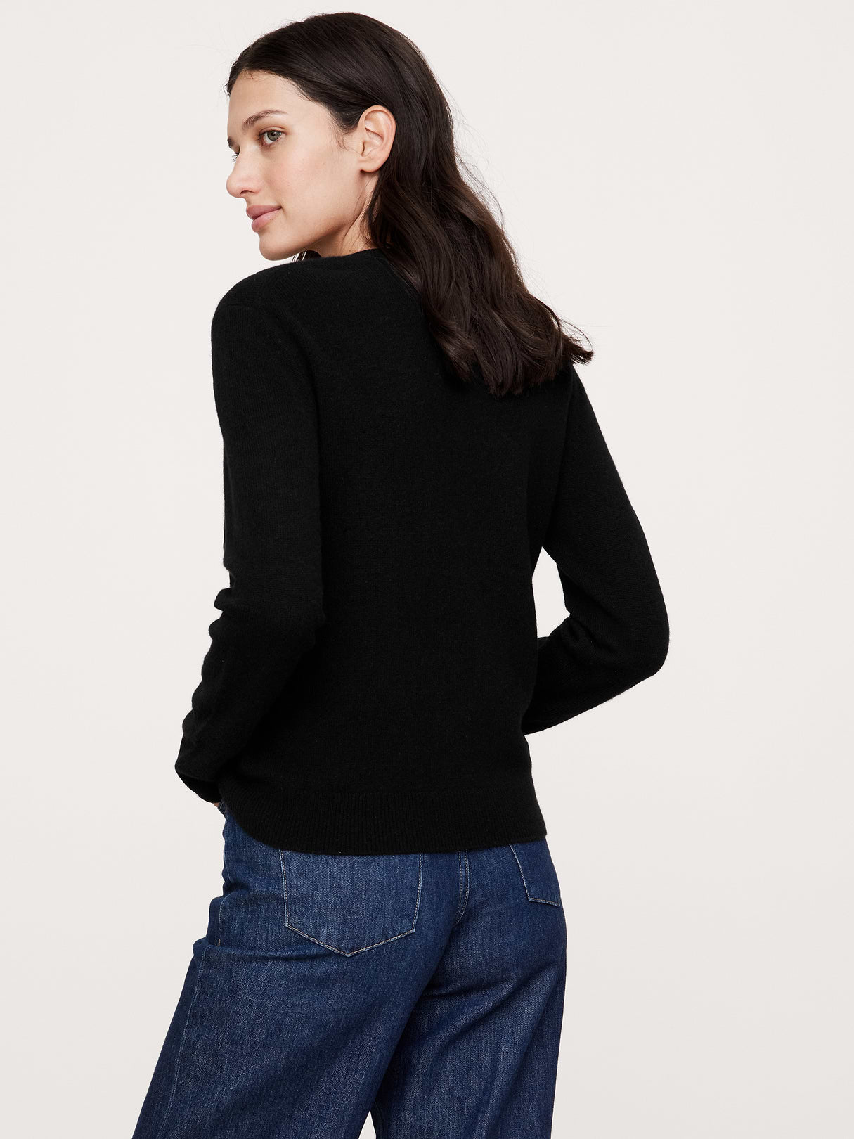 Lightweight Cashmere Crew-Neck Sweater - Black
