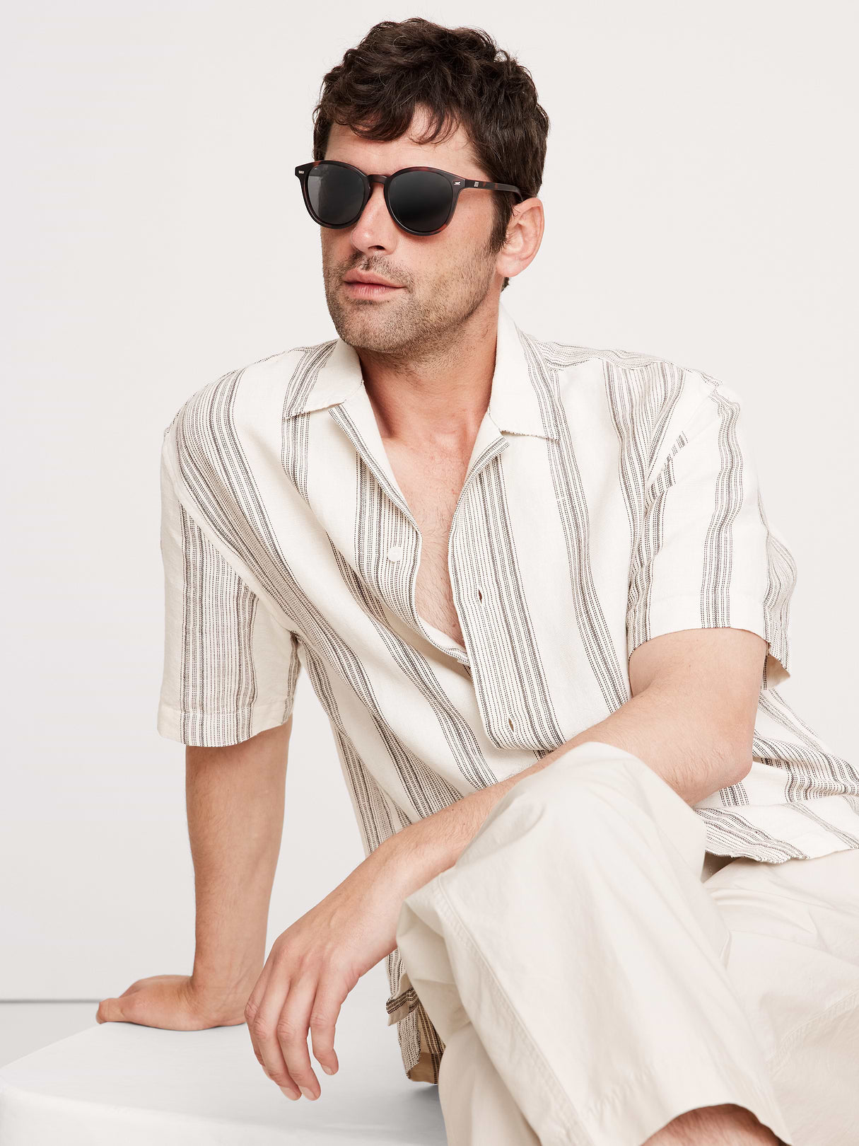 Bandwagon Sunglasses by Le Specs - Matte Tort