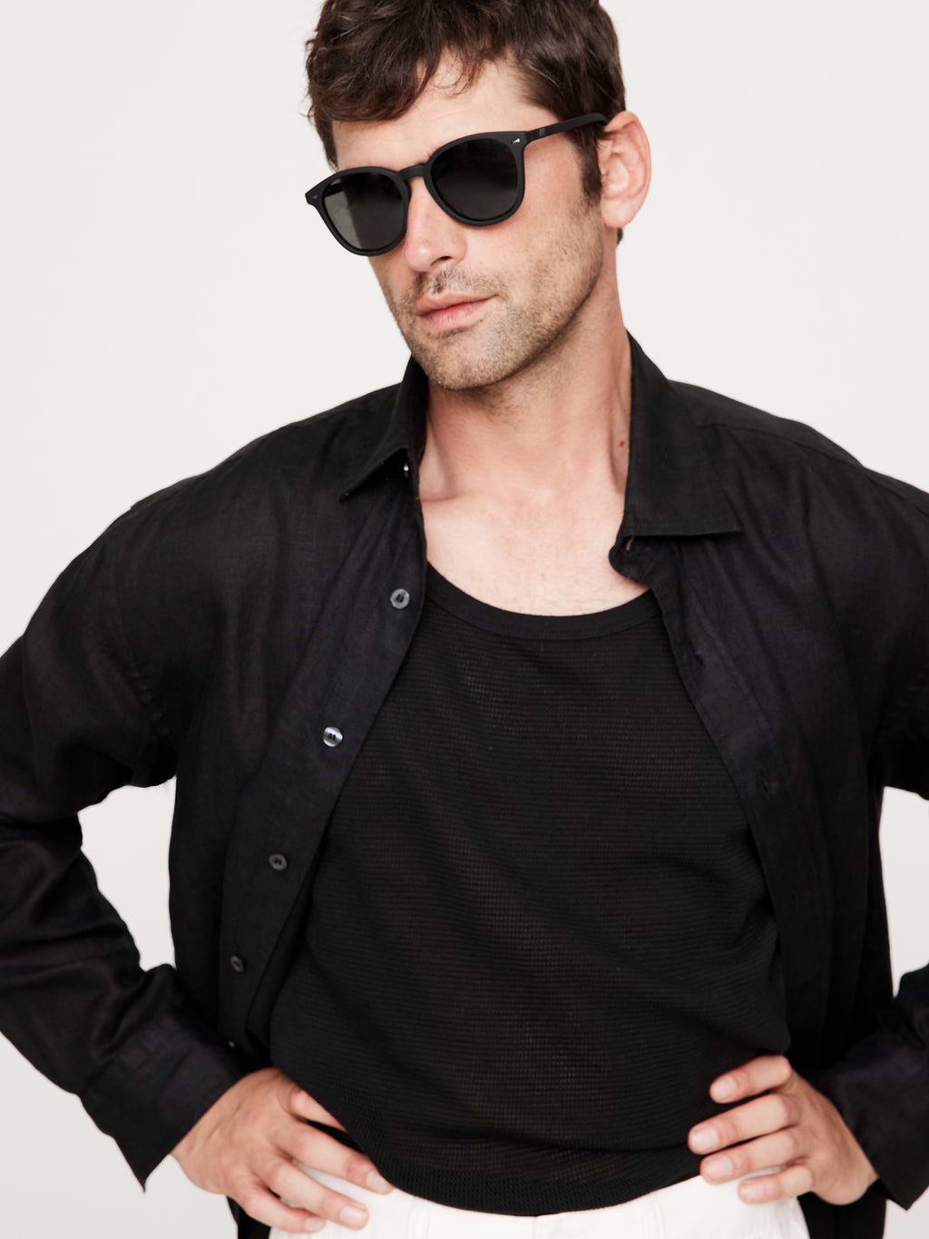 Bandwagon Sunglasses by Le Specs - Black