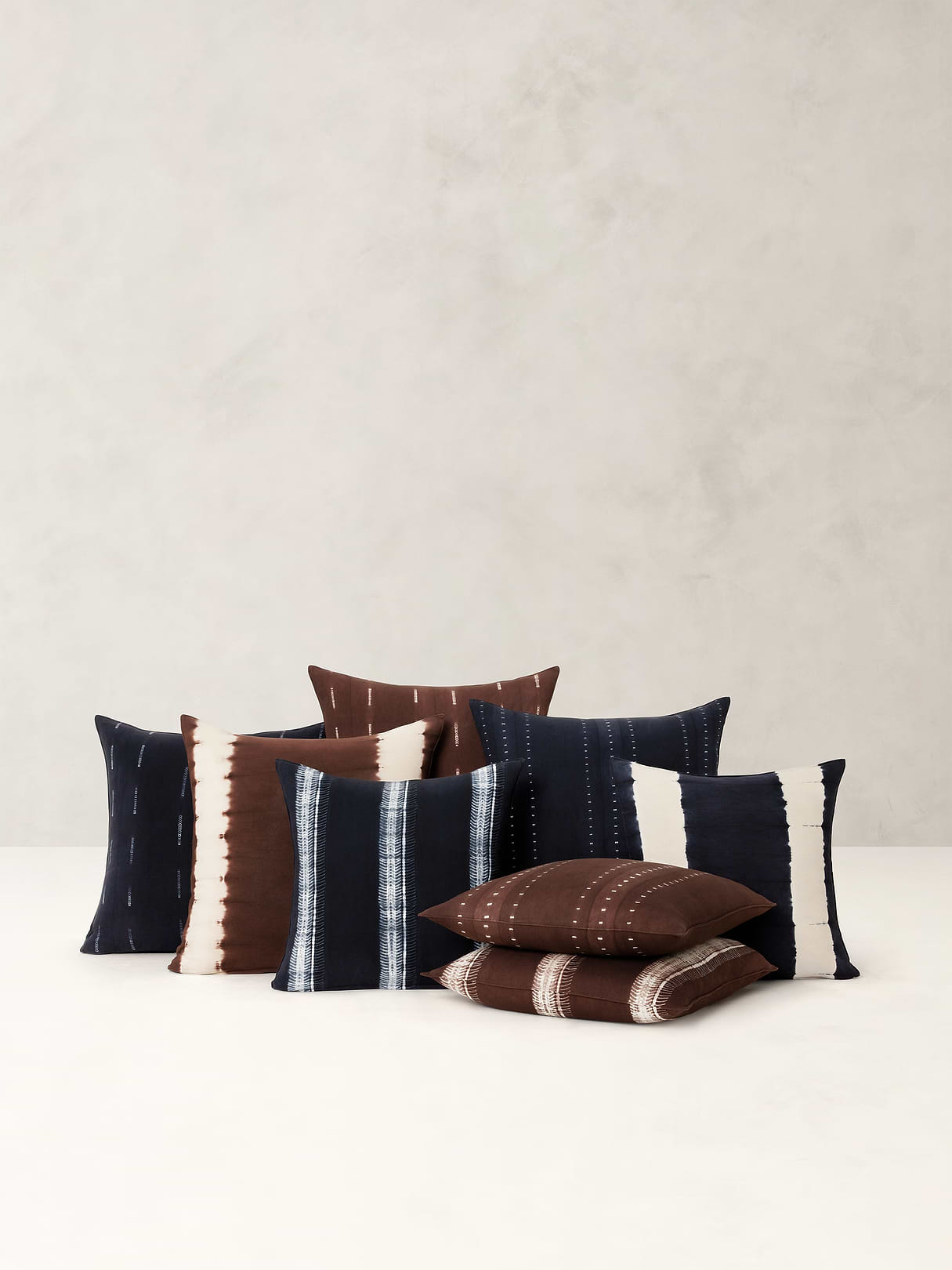 Shibori Cotton Pillow Cover - Black