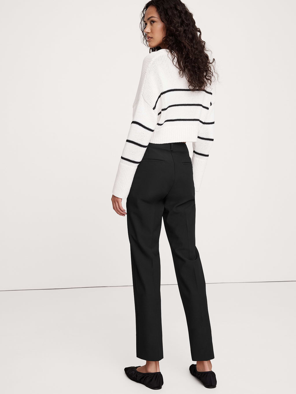 Ultra High-Rise Modern Slim City Stretch Ankle Pant - Black