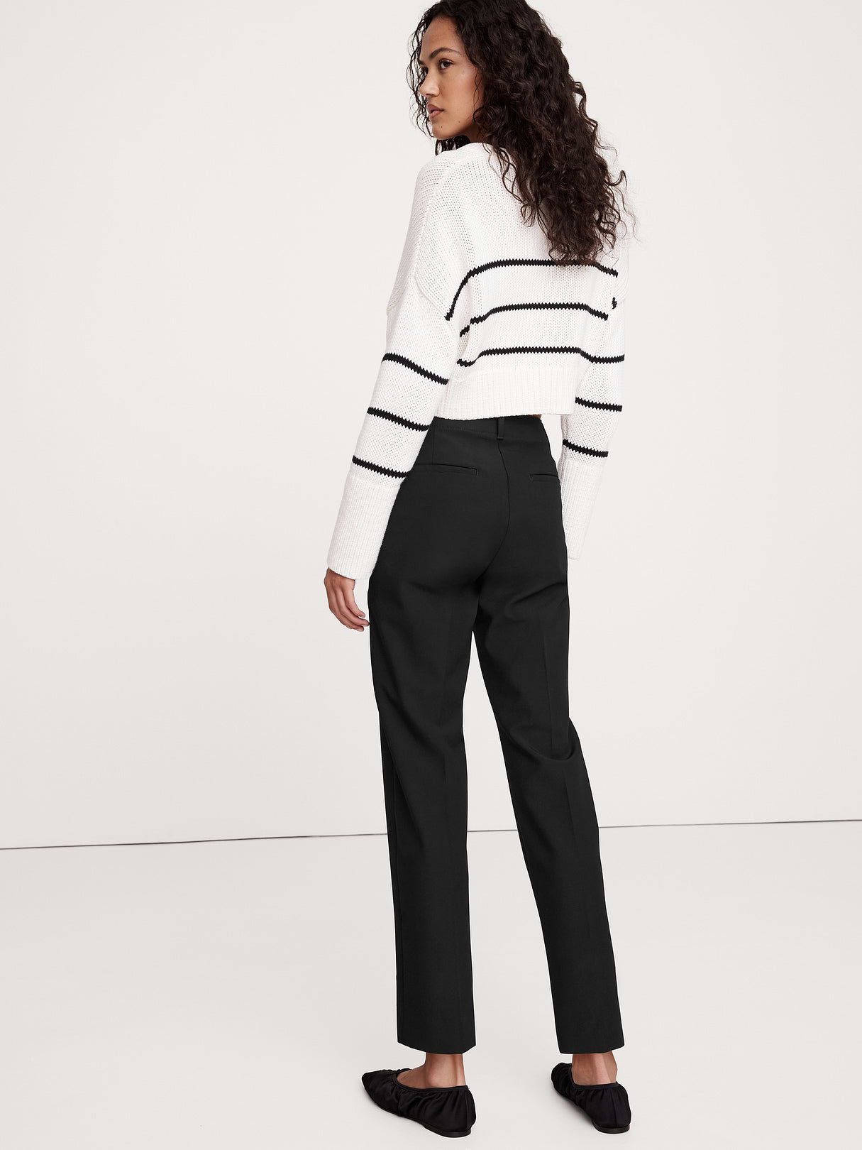 Ultra High-Rise Modern Slim City Stretch Ankle Pant - Black