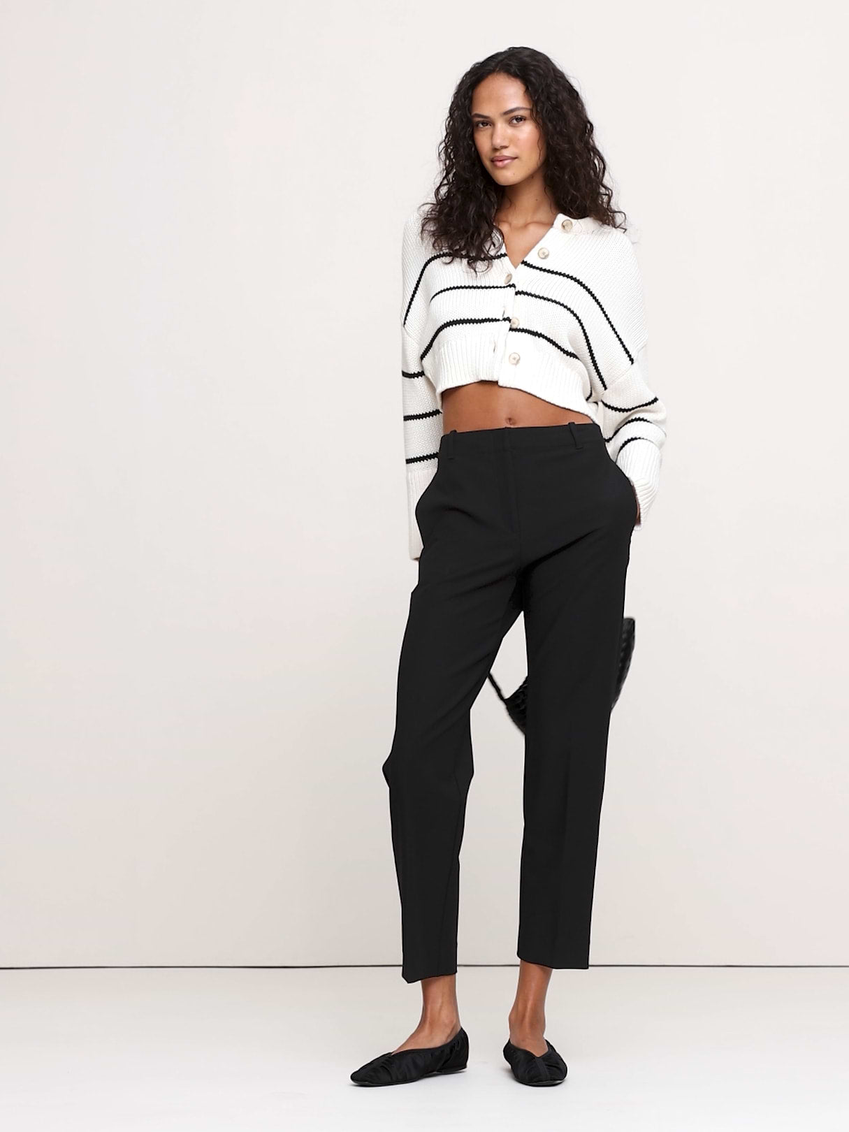 Ultra High-Rise Modern Slim City Stretch Ankle Pant - Black