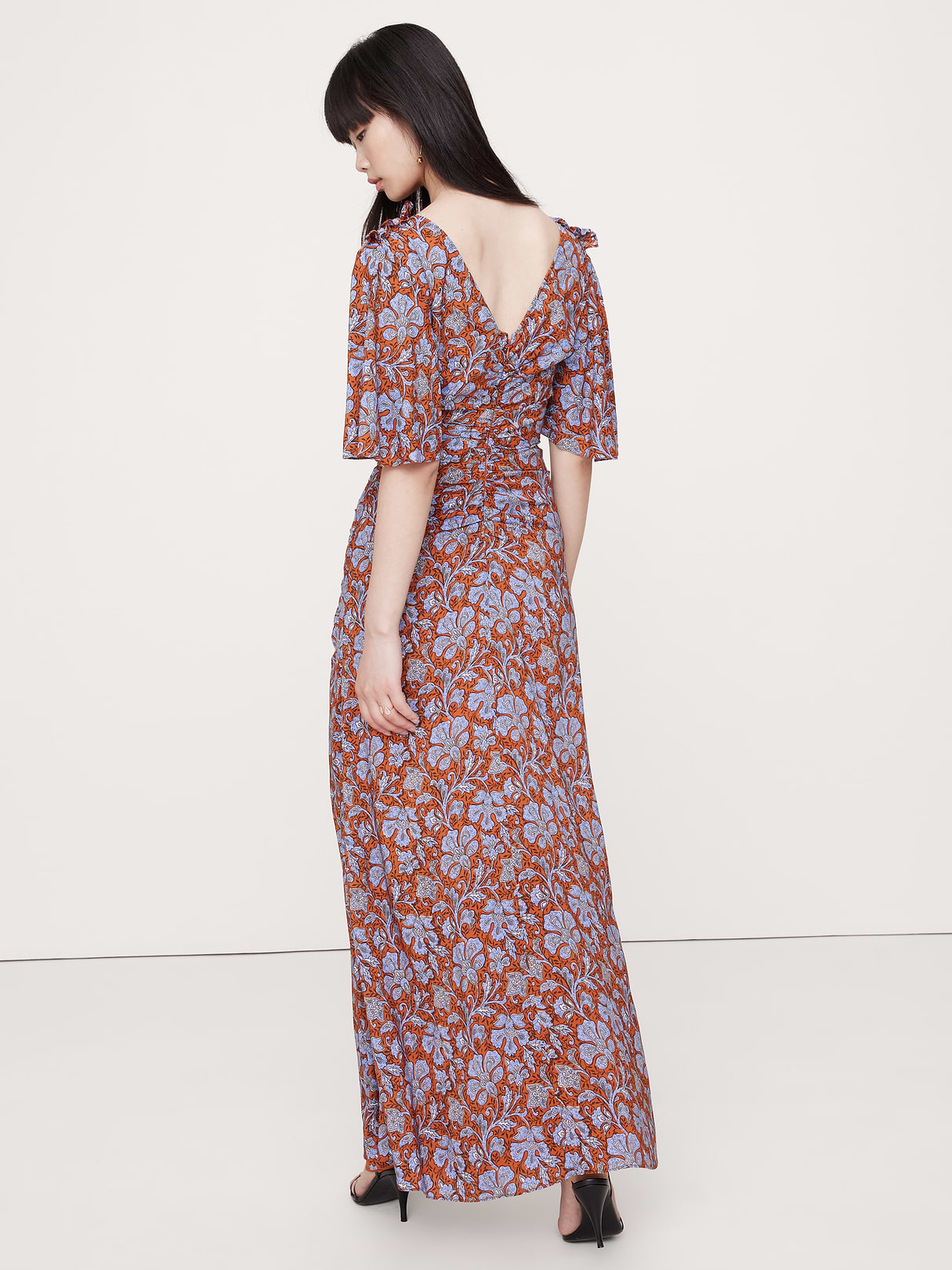 Stretch-Crepe Flutter-Sleeve Maxi Dress - Lilac Floral Paisley