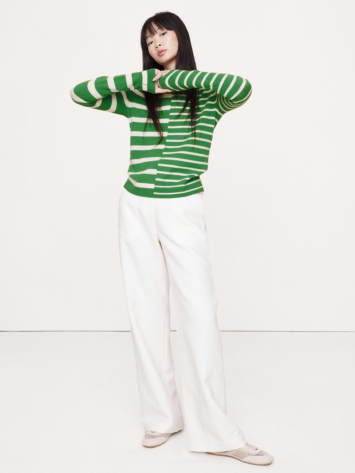 Lightweight Cashmere Crew-Neck Sweater - Green Stripe
