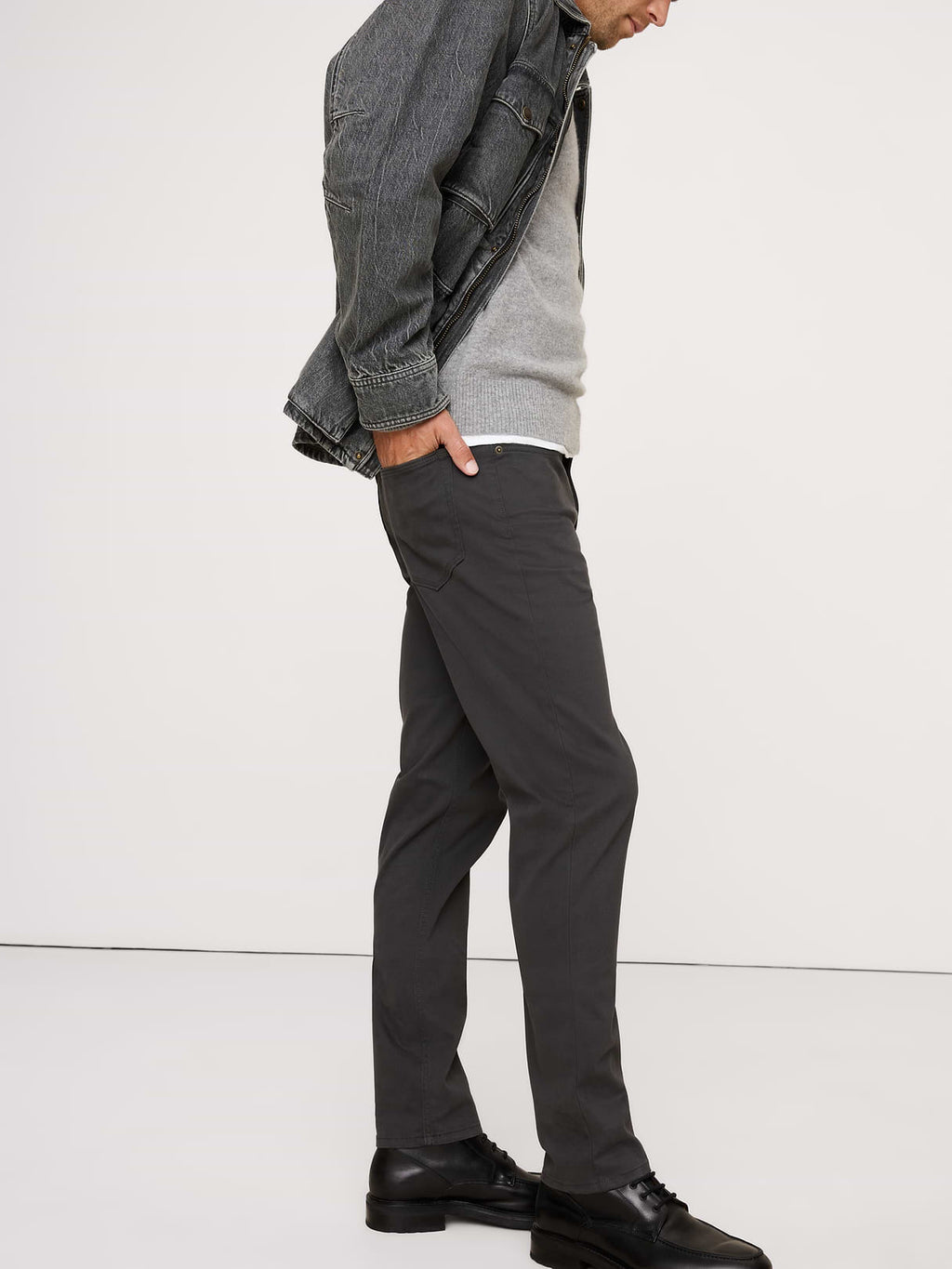 Slim Traveler Pant - Charcoal Gray