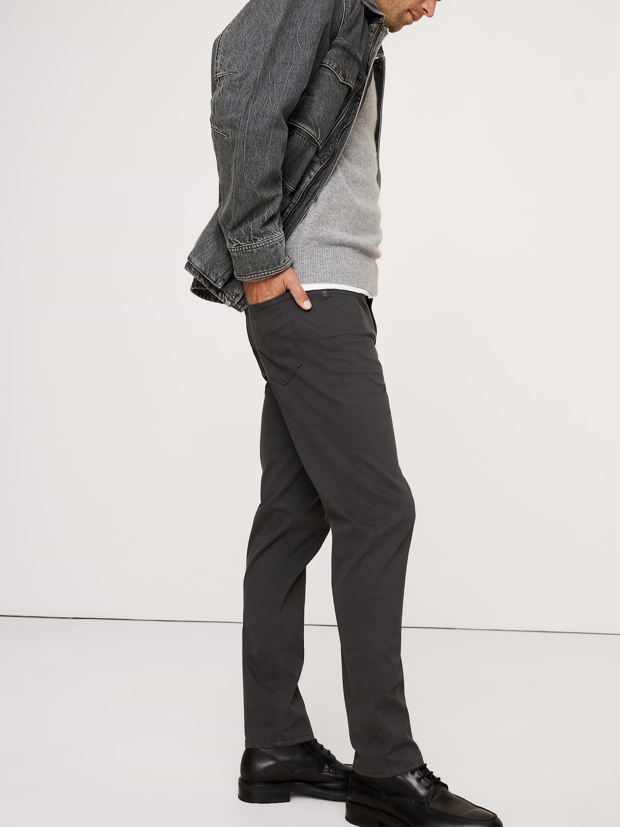 Slim Traveler Pant - Charcoal Gray