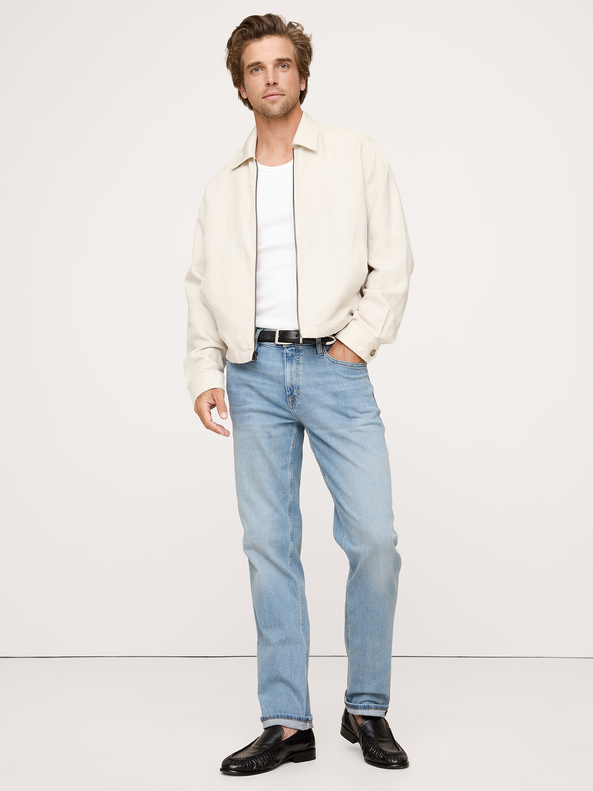 Straight Luxe Traveler Jean - Light Wash