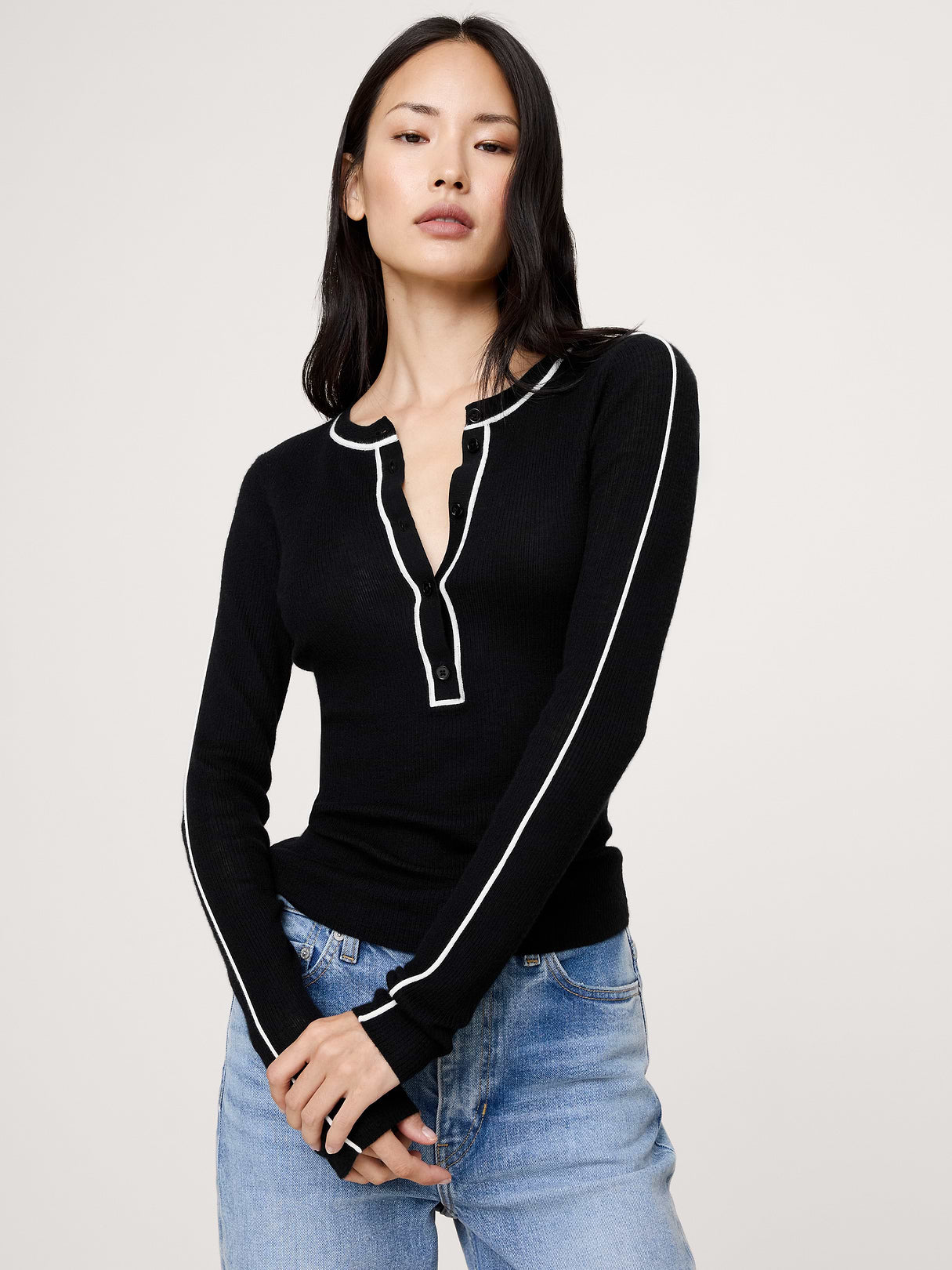 Featherweight Cashmere Henley - Black With Cream White