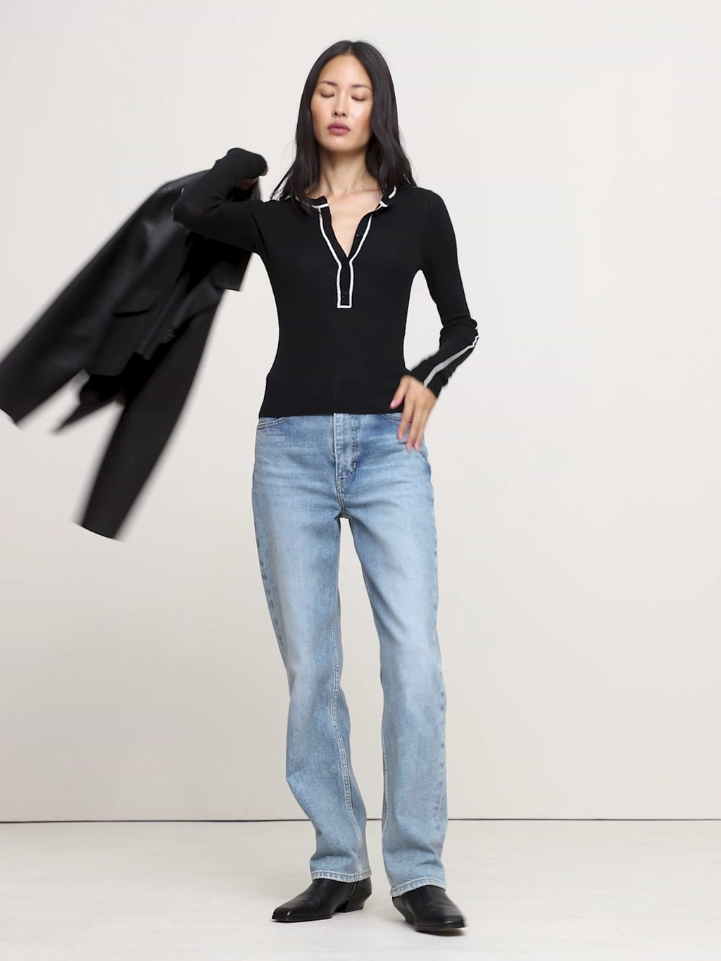 Featherweight Cashmere Henley - Black With Cream White