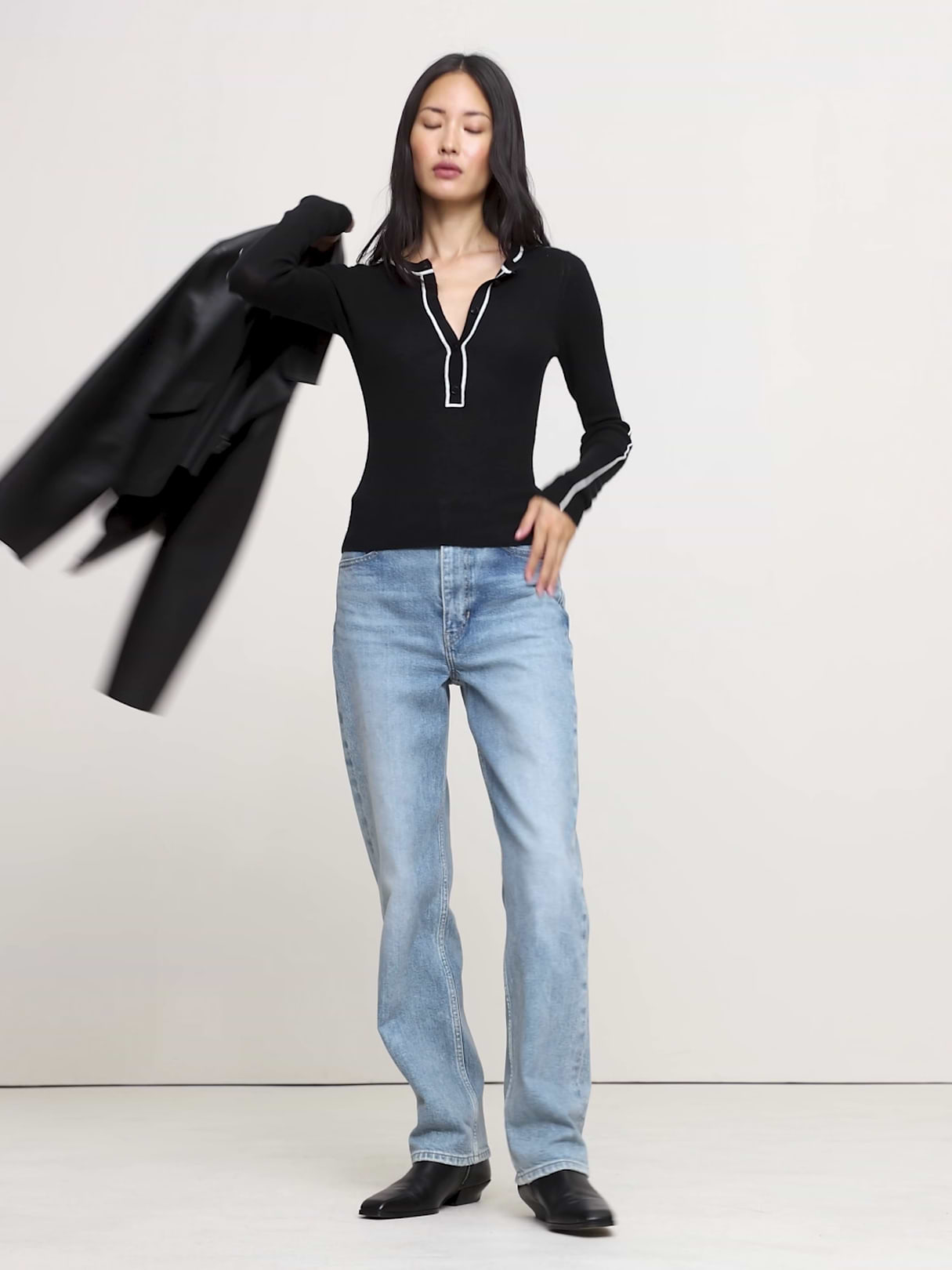 Featherweight Cashmere Henley - Black With Cream White
