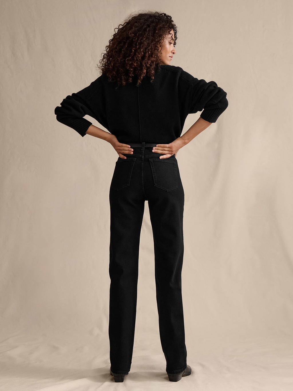 High-Rise 90S Straight Jean - Black Rinse Wash