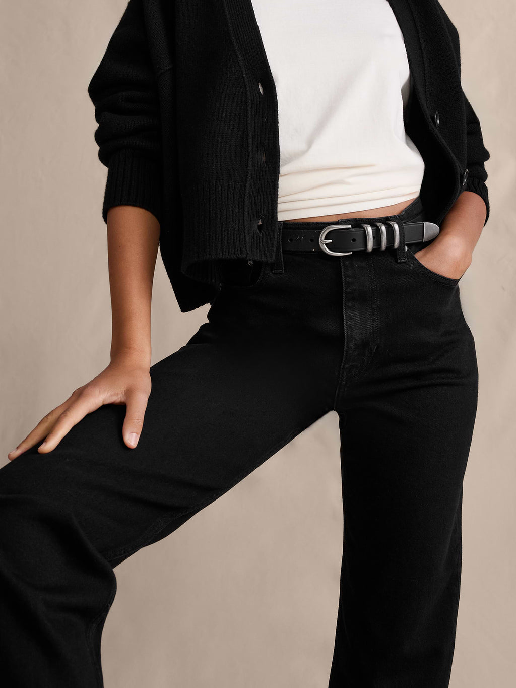 High-Rise 90S Straight Jean - Black Rinse Wash