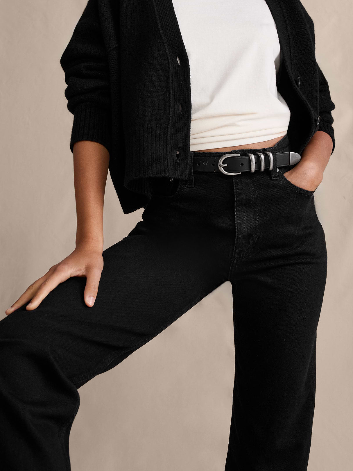High-Rise 90S Straight Jean - Black Rinse Wash
