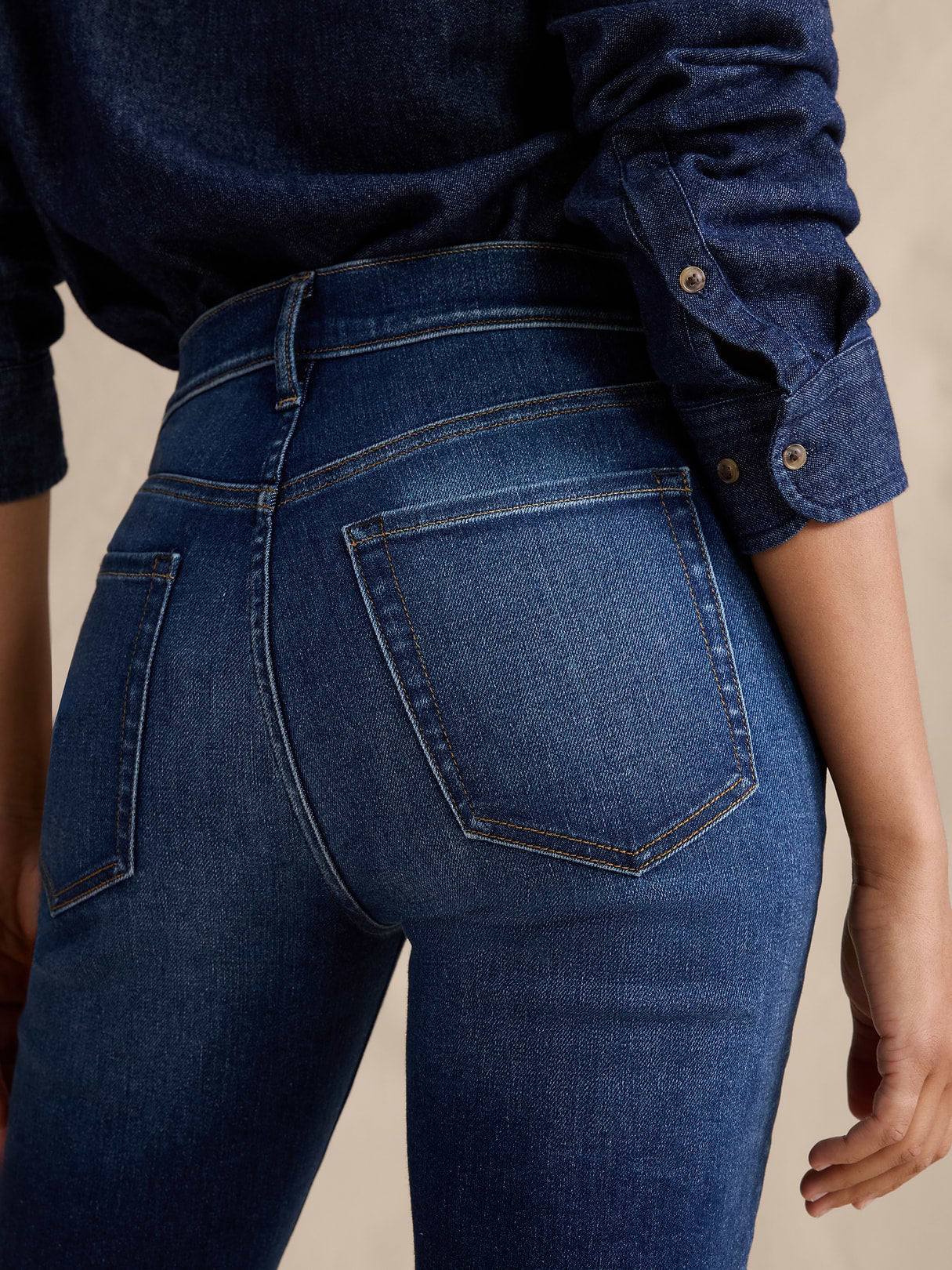Mid-Rise Flare Jean - Medium Wash