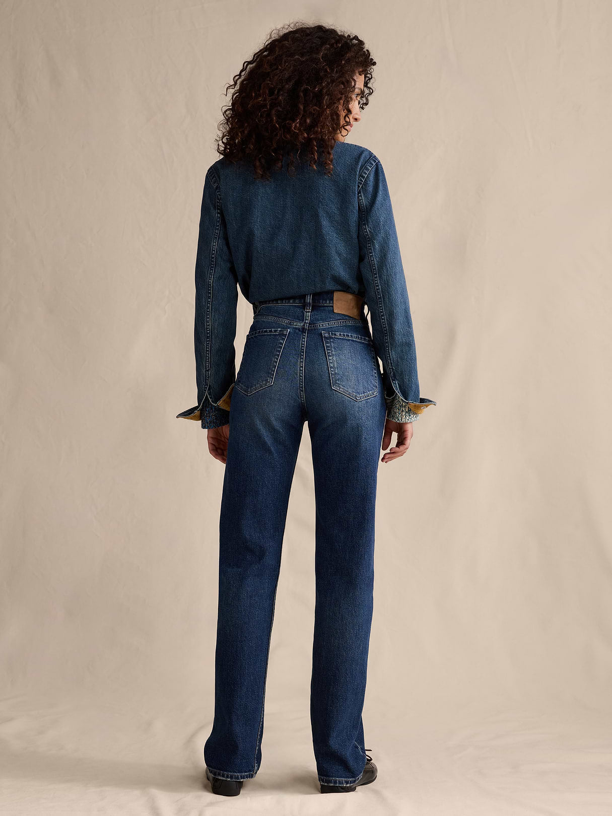High-Rise 90S Straight Jean - Medium Wash