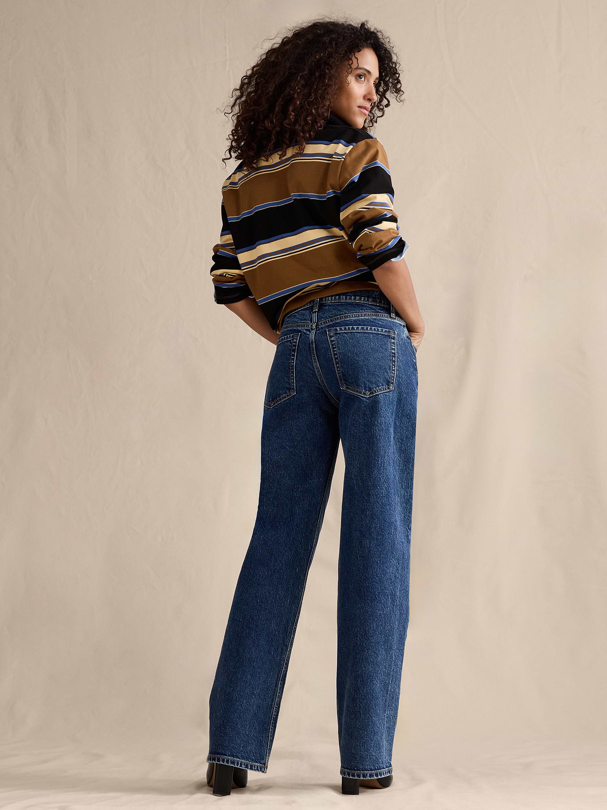 Mid-Rise 90s Classic Jean - Medium Wash