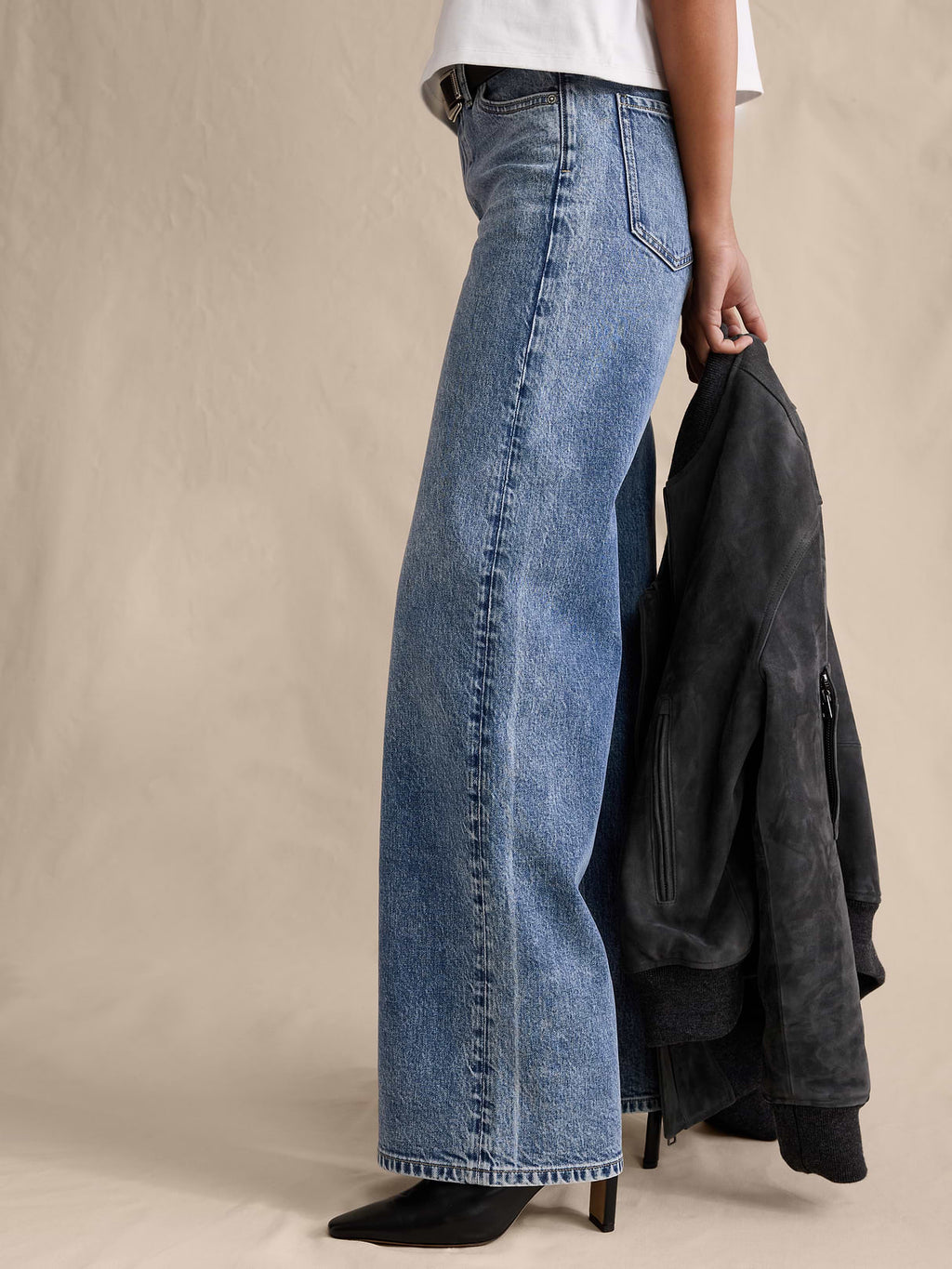 The Icon Classic Wide-Leg Jean - Light Wash