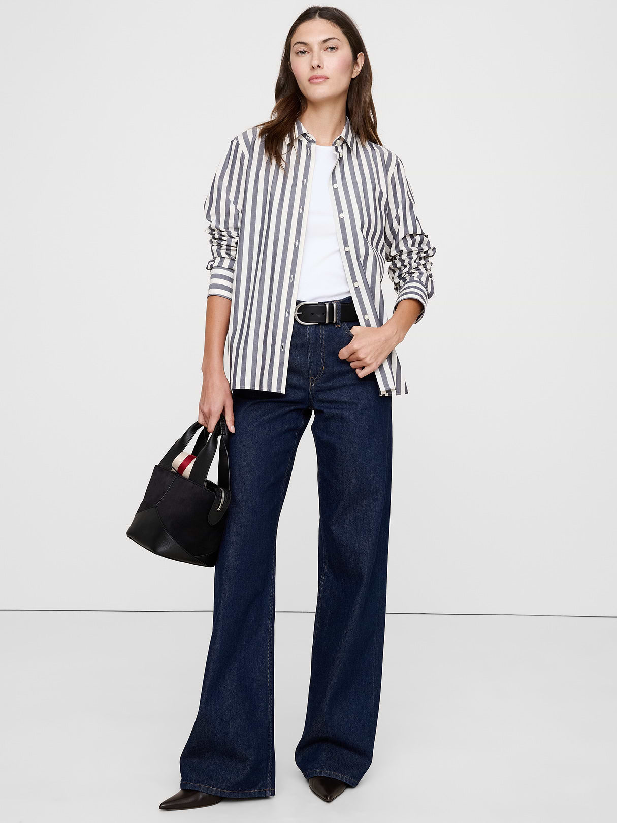 The Everyday Shirt in Cotton Poplin - Navy Blue Stripe