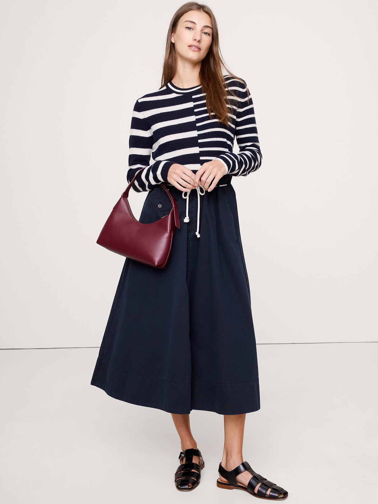 Lightweight Cashmere Crew-Neck Sweater - Navy Blue Stripe