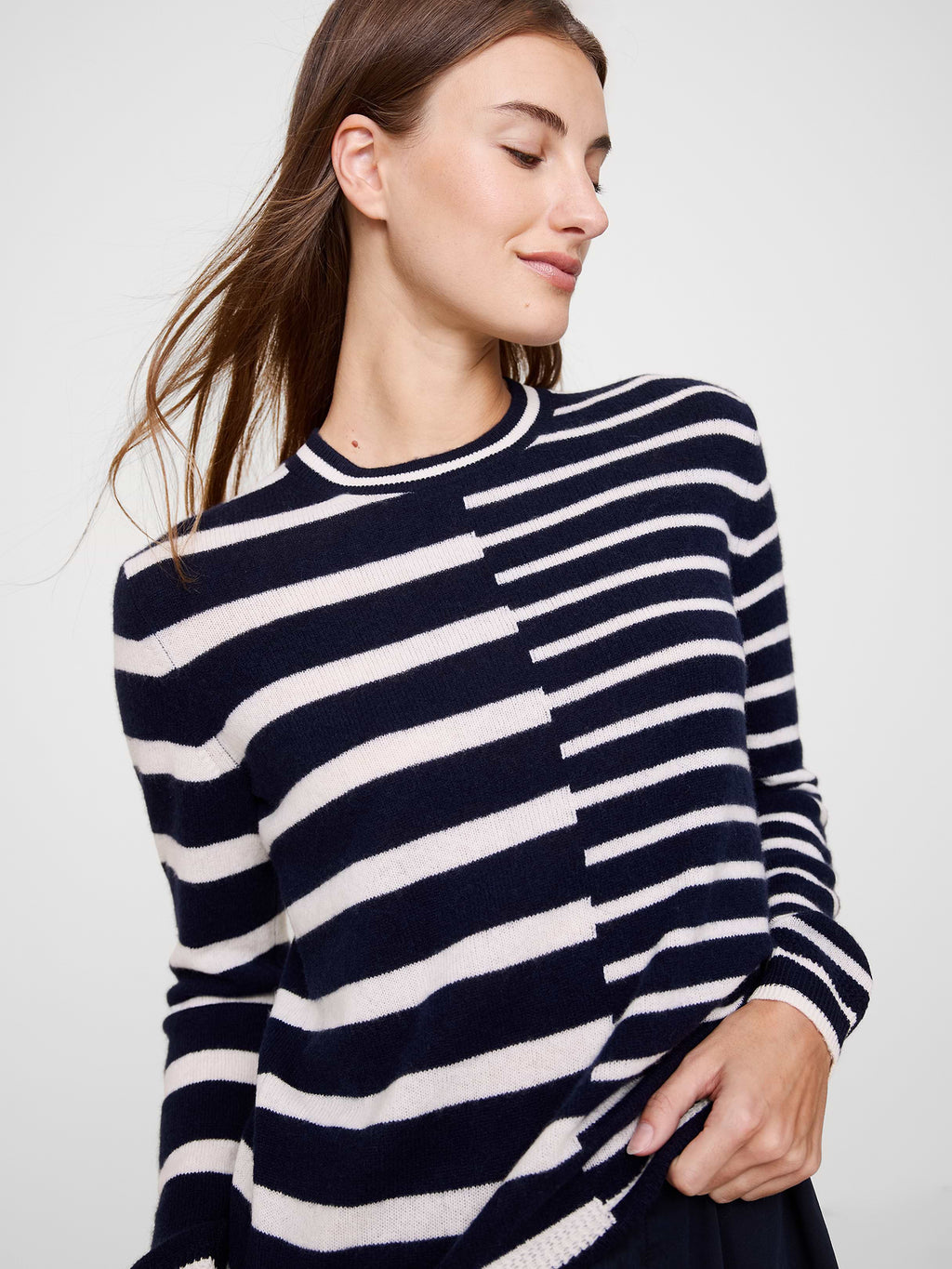 Lightweight Cashmere Crew-Neck Sweater - Navy Blue Stripe