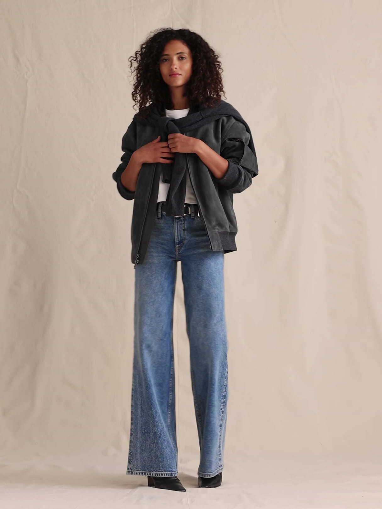 The Icon Classic Wide-Leg Jean - Light Wash