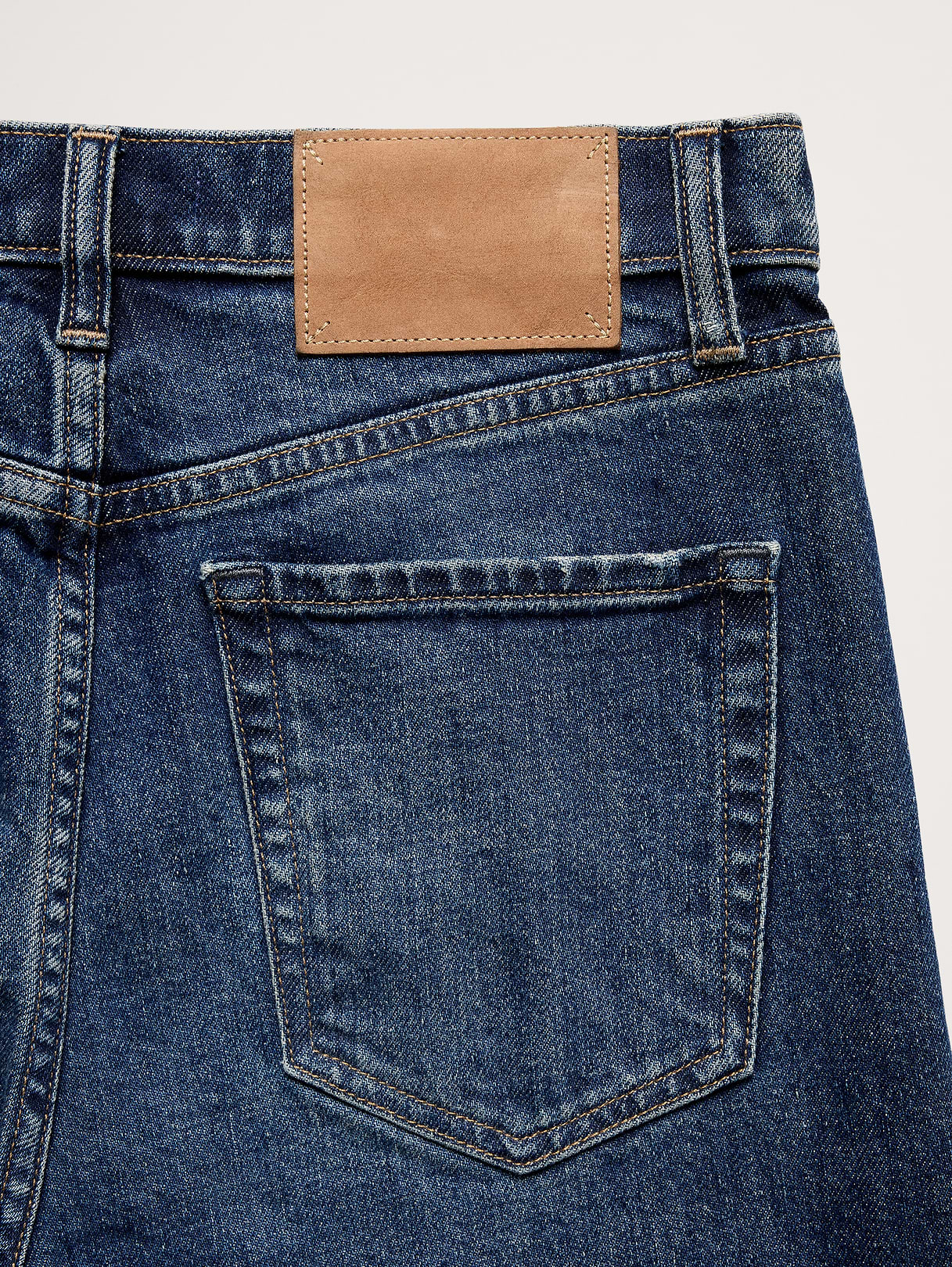 High-Rise 90S Straight Jean - Medium Wash