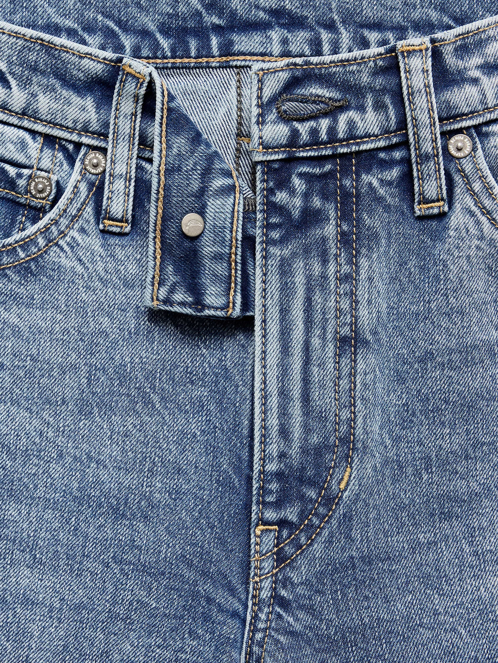 The Icon Classic Wide-Leg Jean - Light Wash