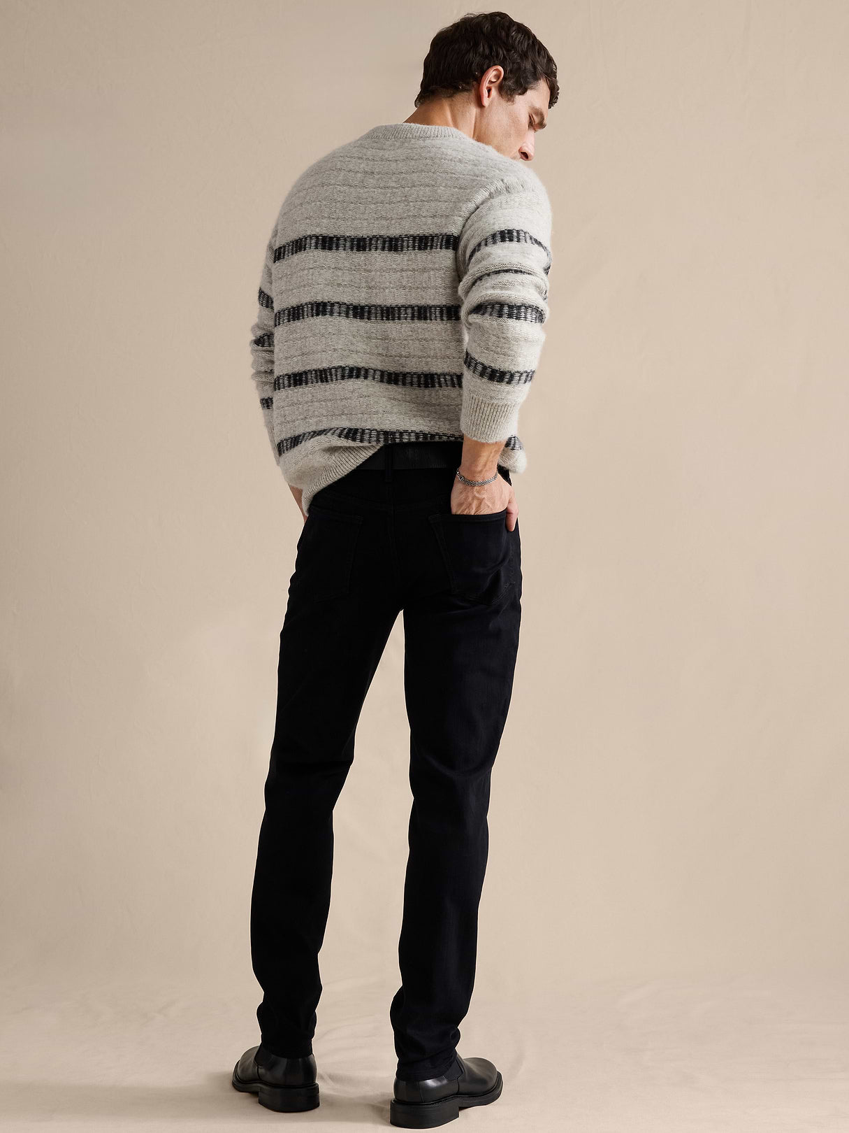 Slim Luxe Traveler Jean - Black