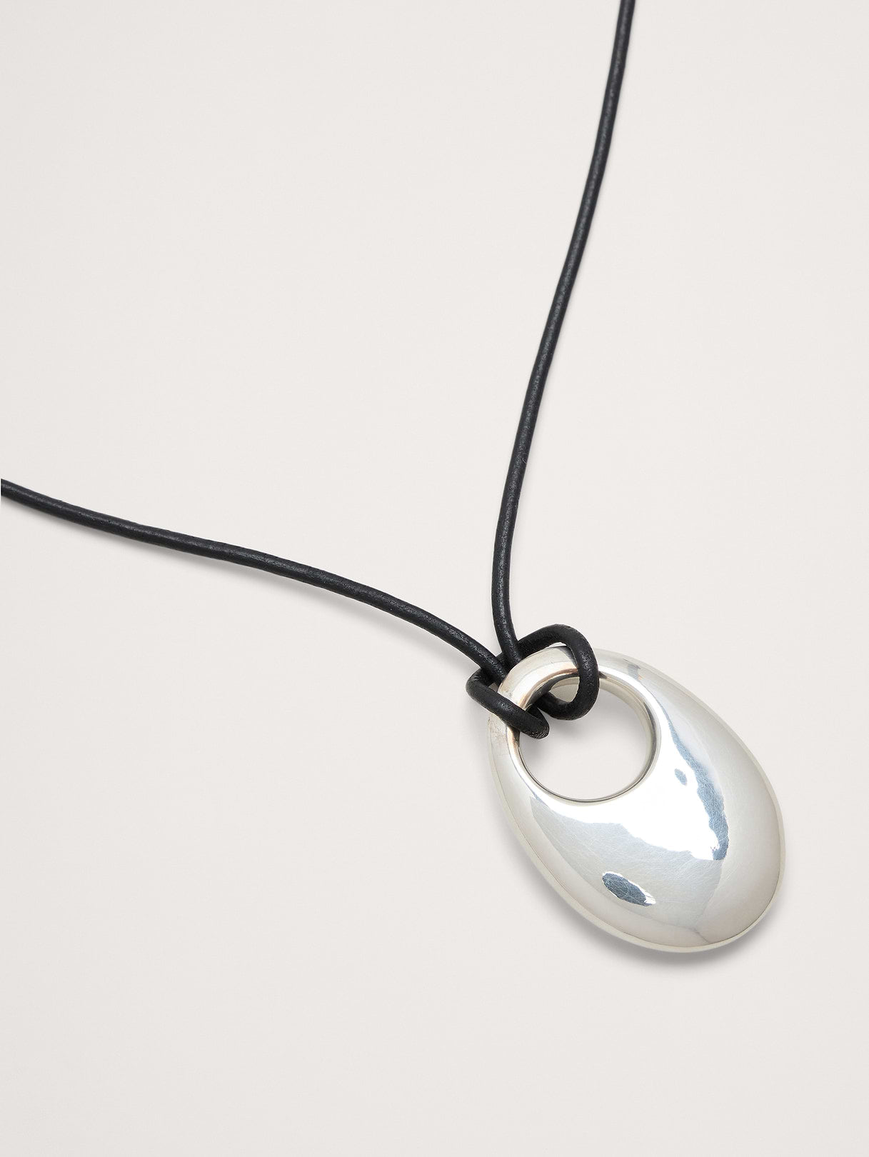 O-Ring Sculpted Necklace - Silver