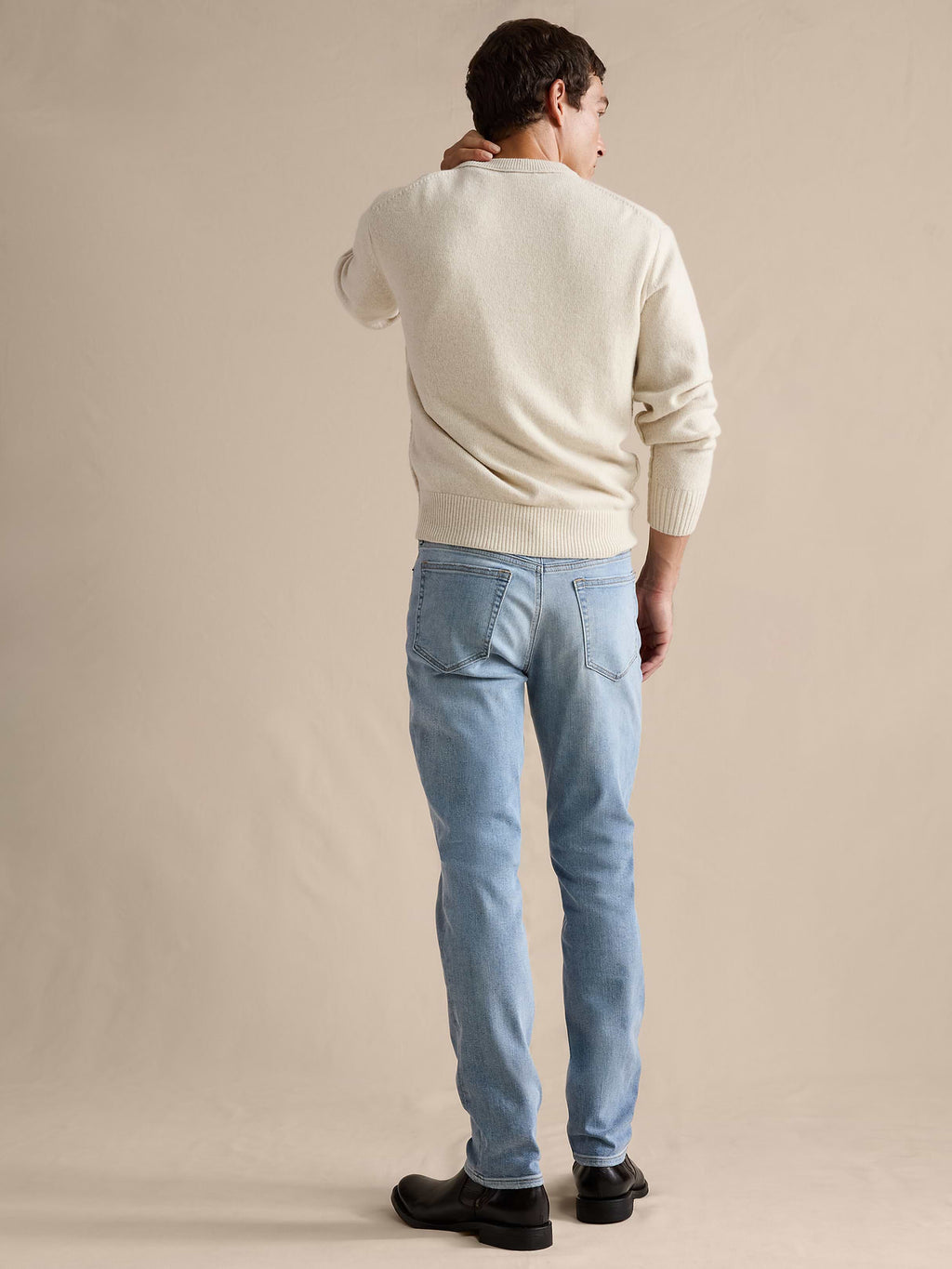 Slim Luxe Traveler Jean - Light Wash