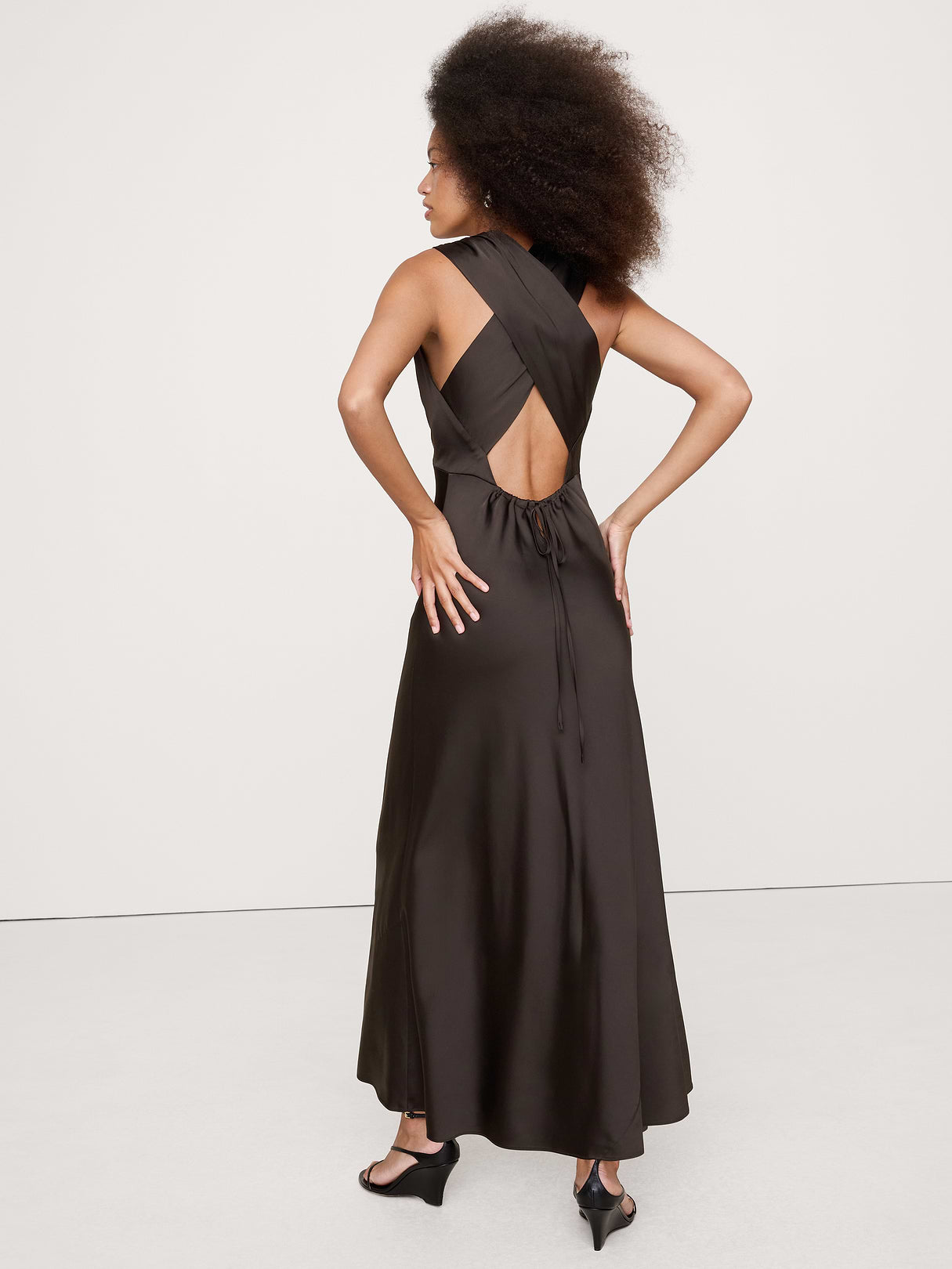 Stretch-Satin Cross-Back Maxi Dress - Ganache Brown