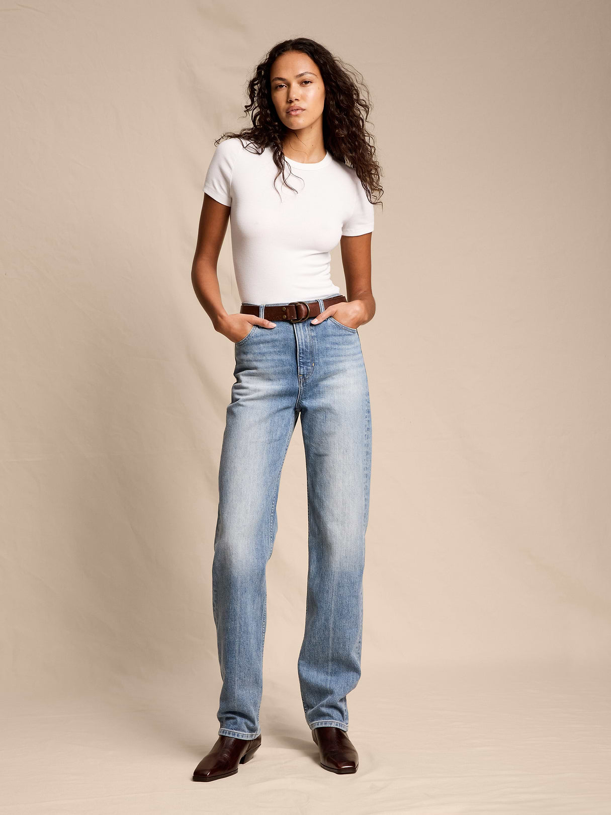 High-Rise 90S Straight Jean - Light Wash