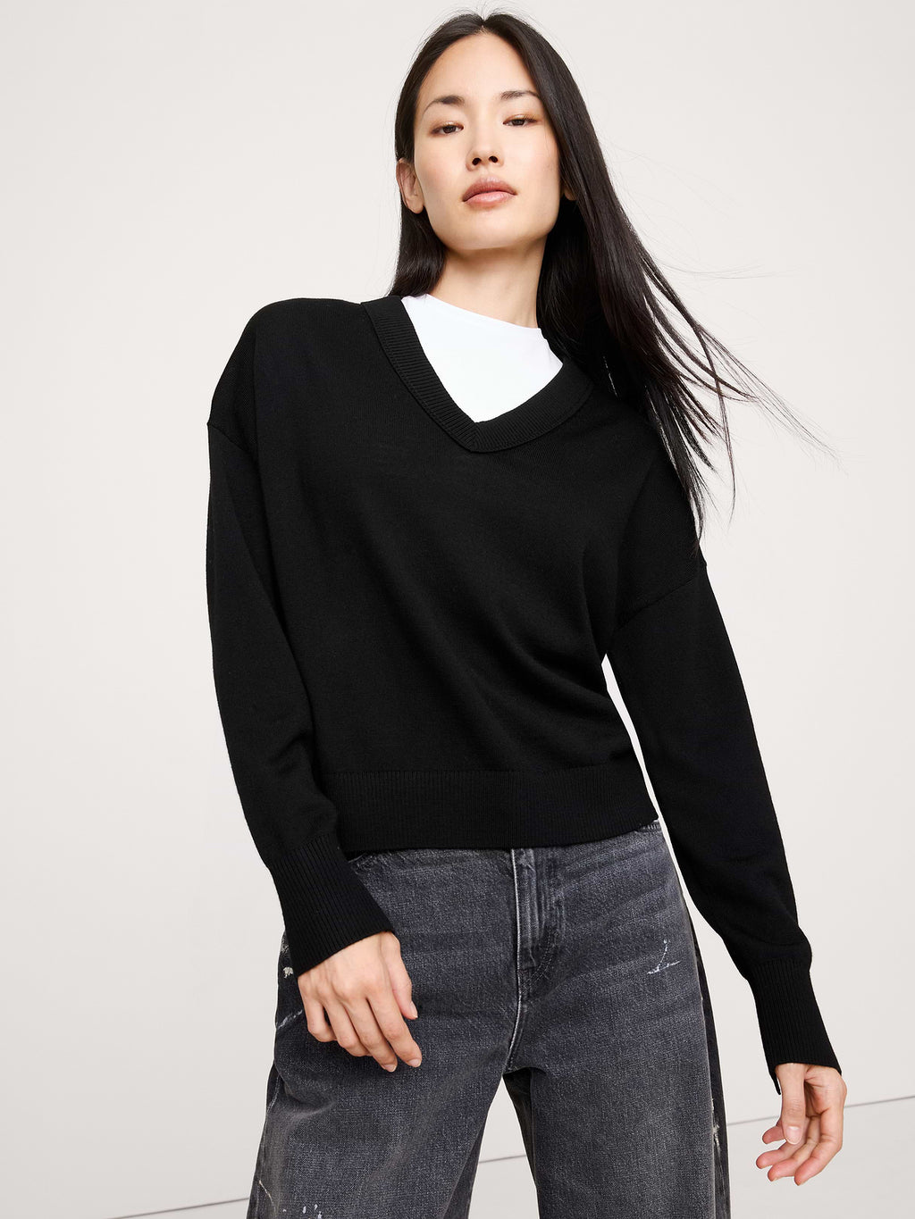 Merino V-Neck Sweater - Black