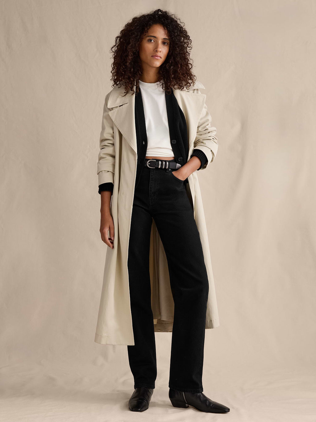 High-Rise 90S Straight Jean - Black Rinse Wash
