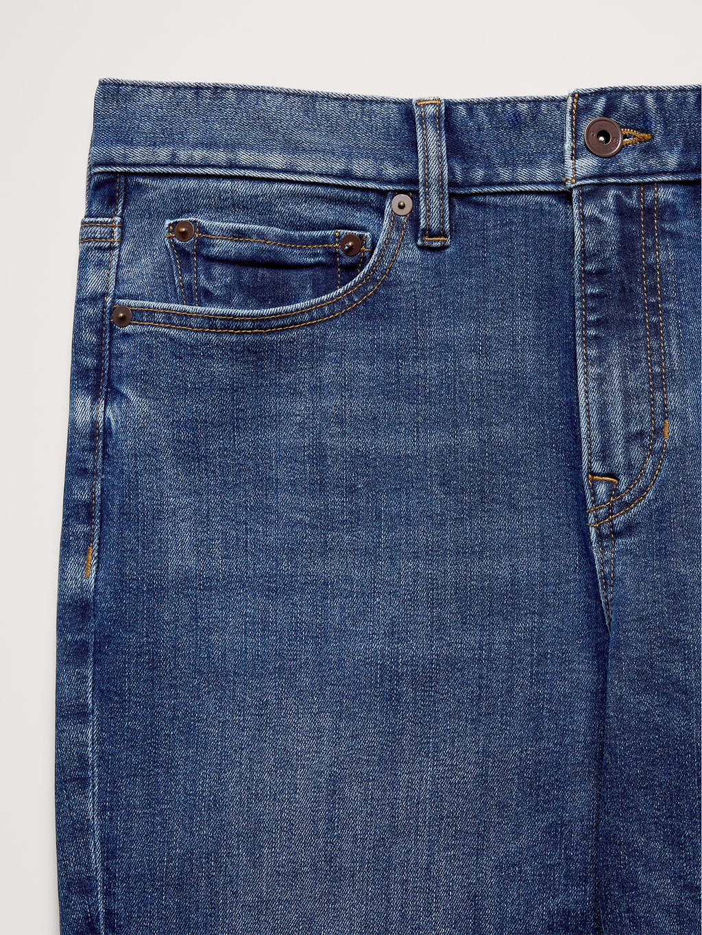 Slim Luxe Traveler Jean - Medium Wash