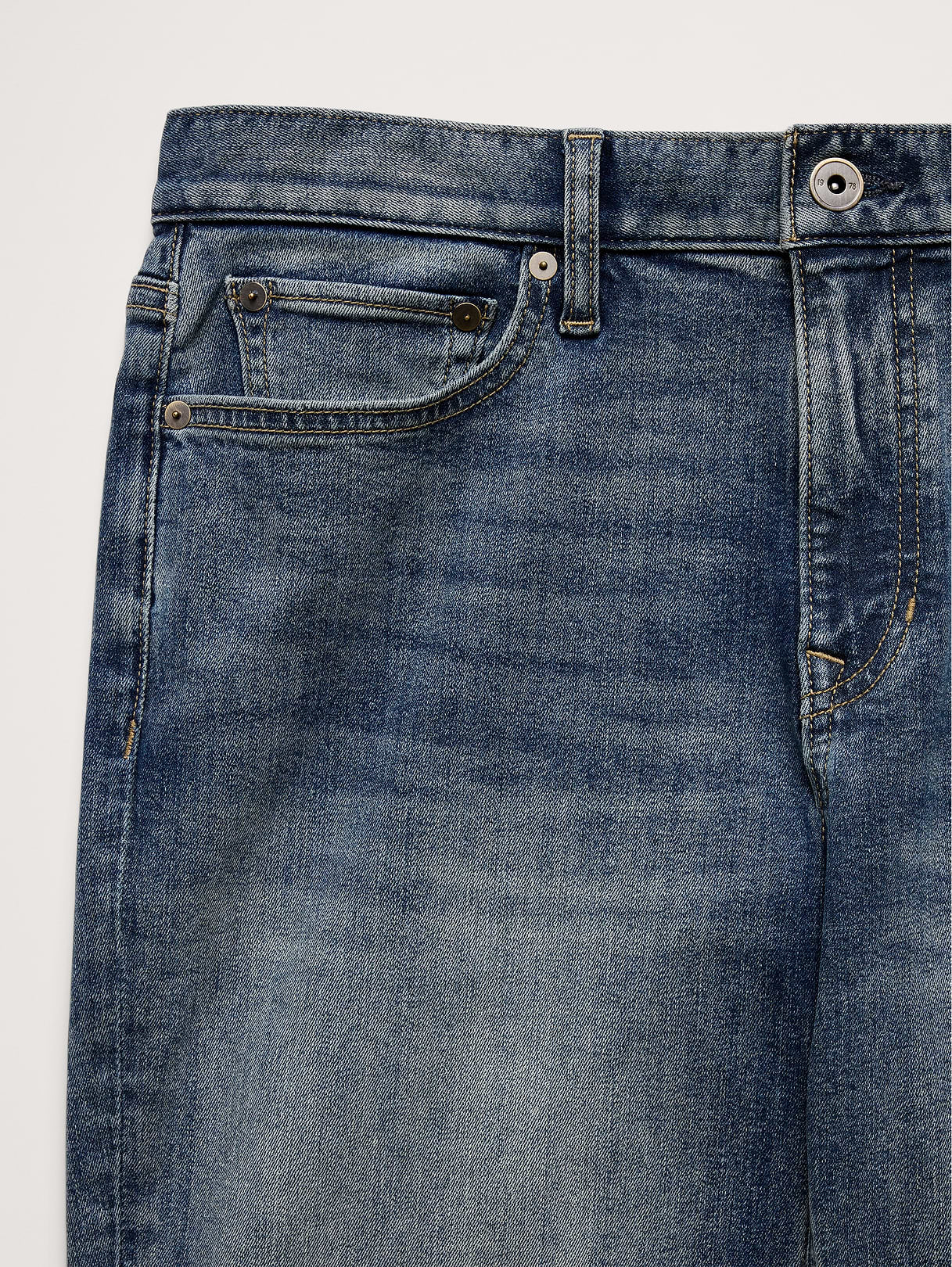 Athletic Luxe Traveler Jean - Vintage Medium Wash