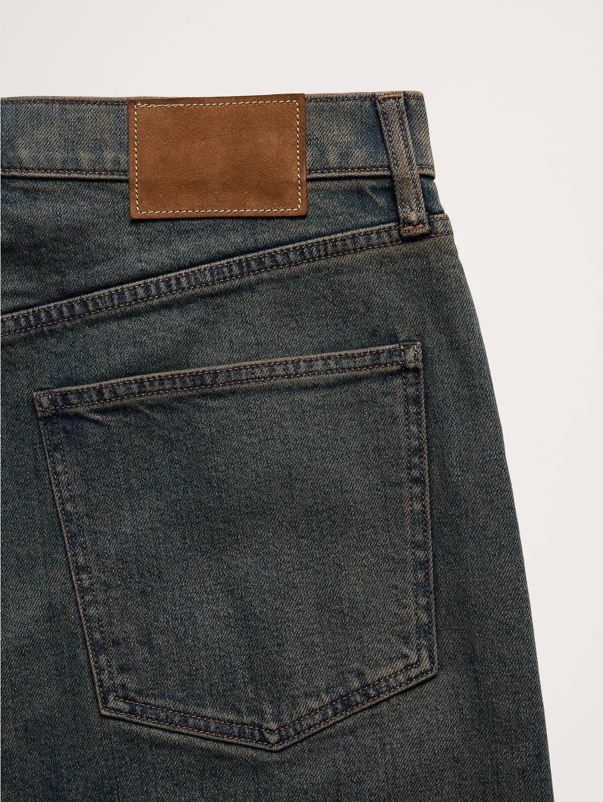 Straight Authentic Jean - Tinted Rinse