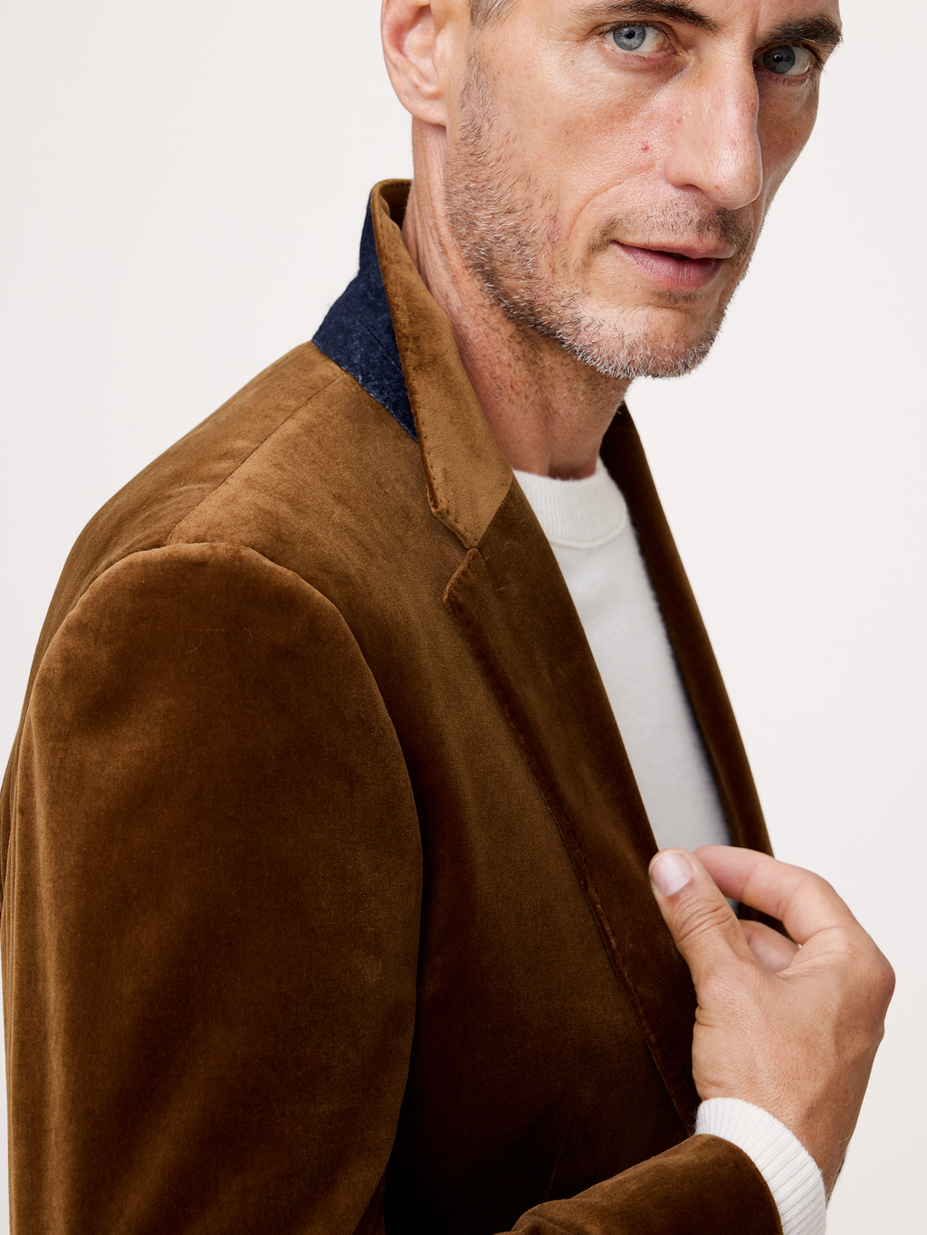 Velvet Blazer - Hazel Gaze Brown