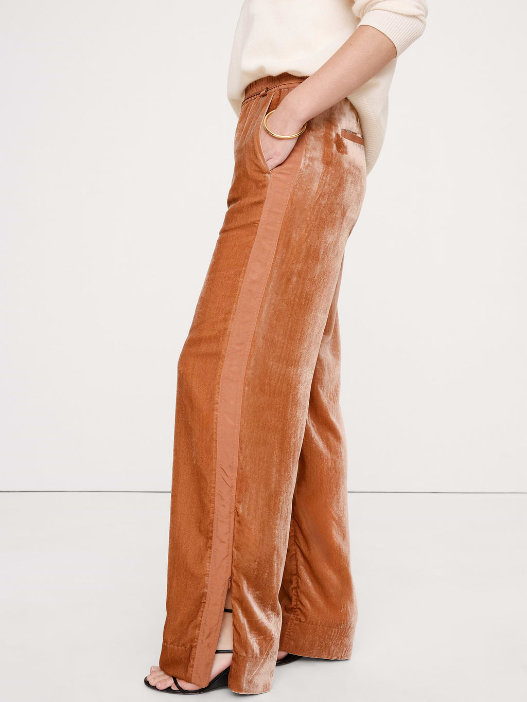 High-Rise Wide-Leg Velvet Pull-On Pant - Sienna Brown