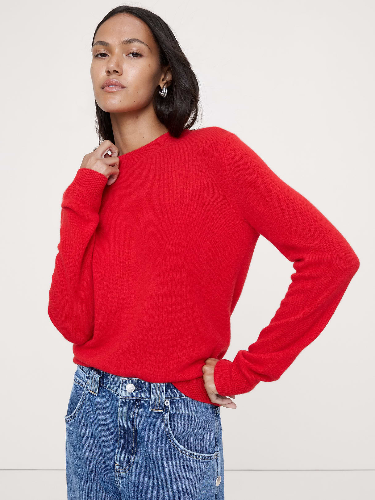 Lightweight Cashmere Crew-Neck Sweater - Holly Berry Red